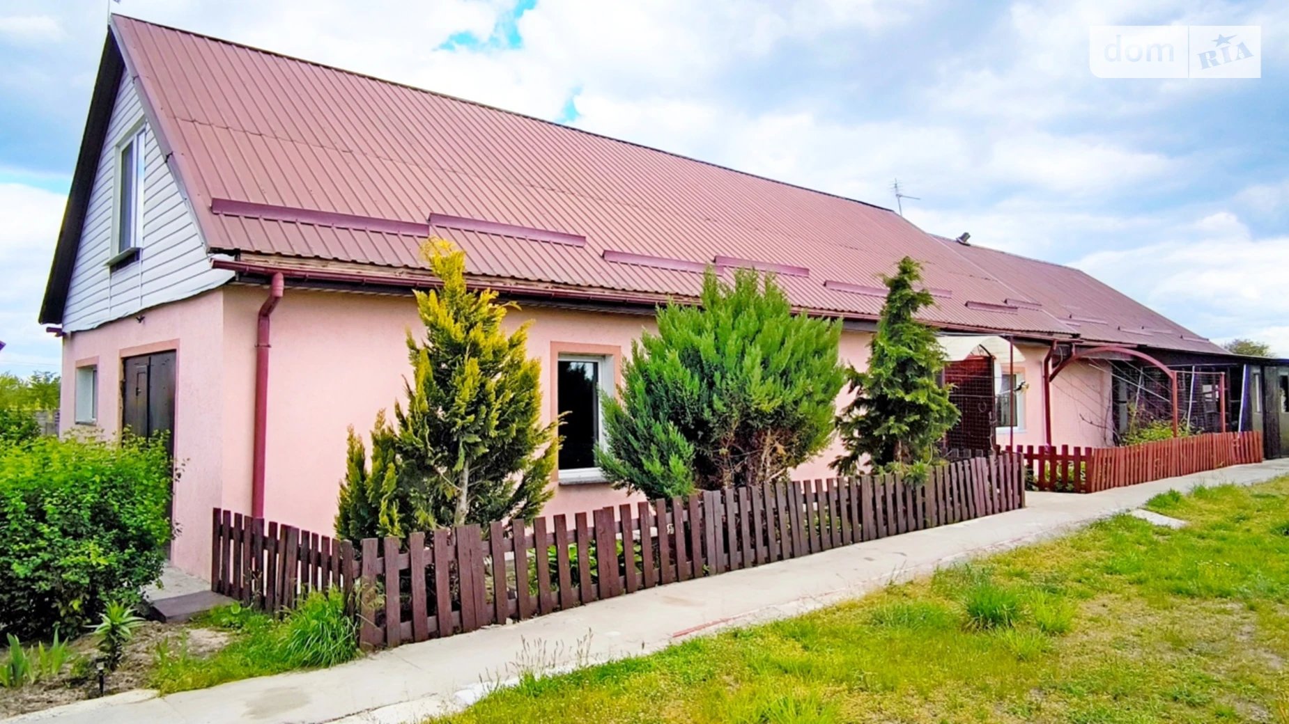 Продается дом на 2 этажа 224.9 кв. м с мансардой, цена: 122000 $ - фото 2