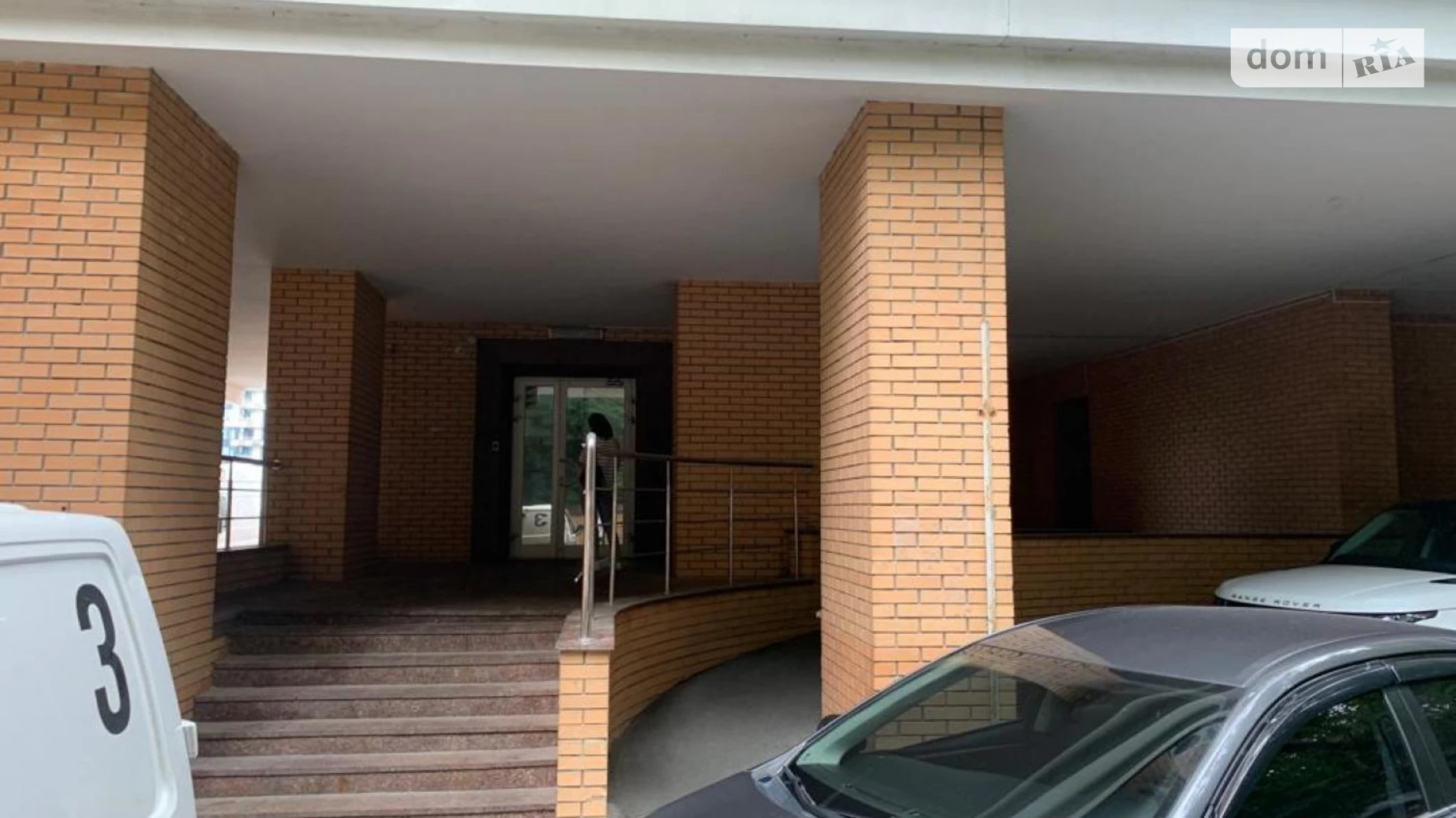 Продается офис 1769.8 кв. м в бизнес-центре, цена: 3000000 $ - фото 2