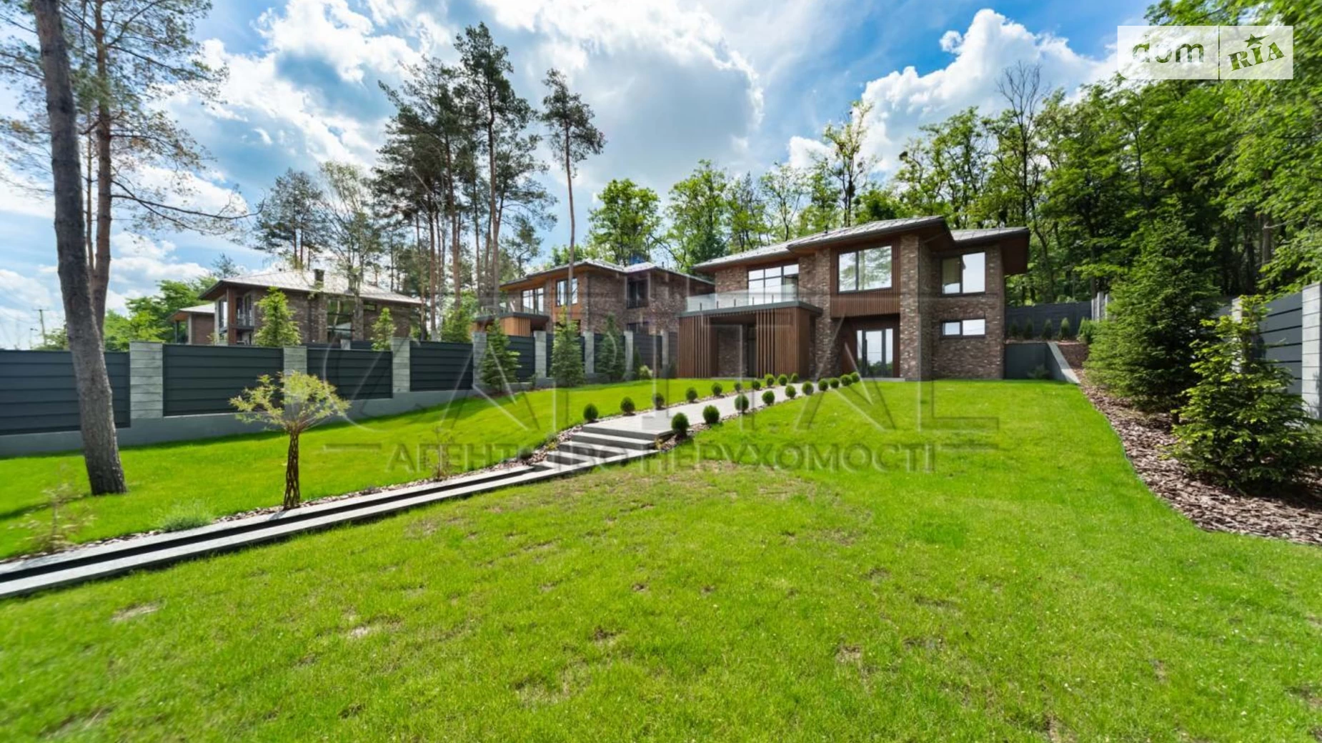 Продается дом на 2 этажа 257 кв. м с камином, цена: 610000 $ - фото 4