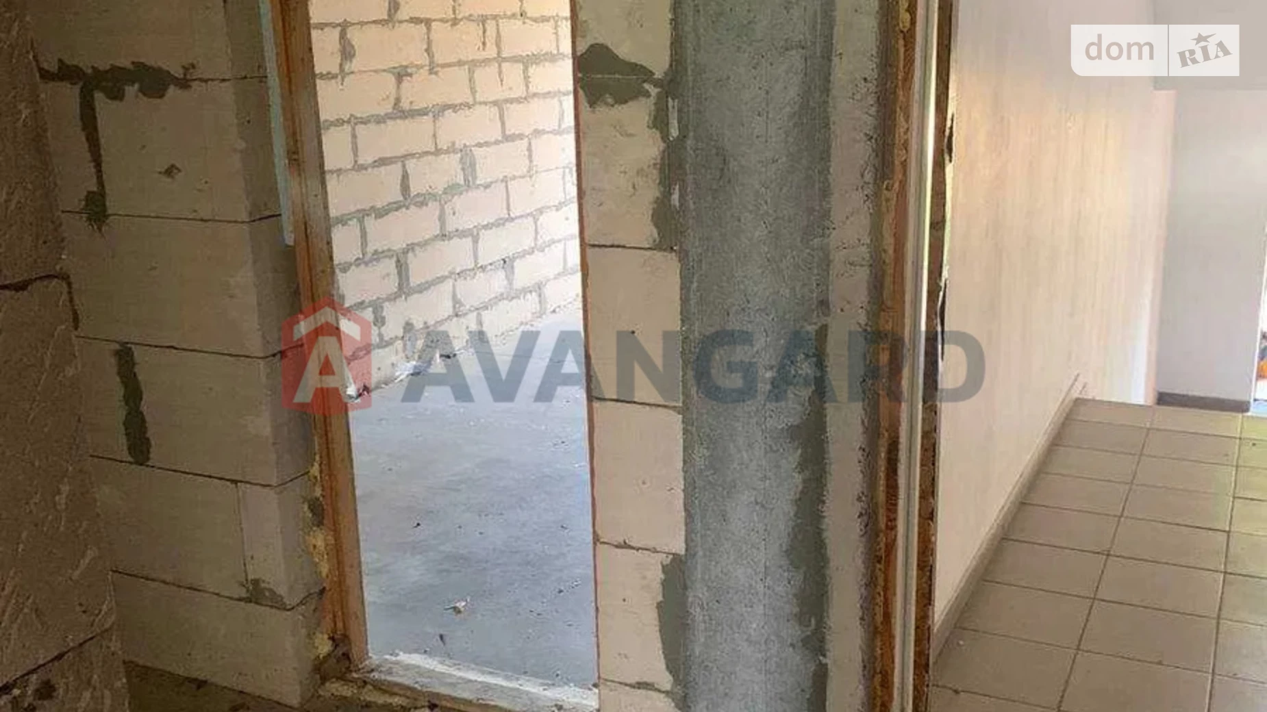 Продается 1-комнатная квартира 50 кв. м в Киеве, ул. Осенняя, 38А - фото 2