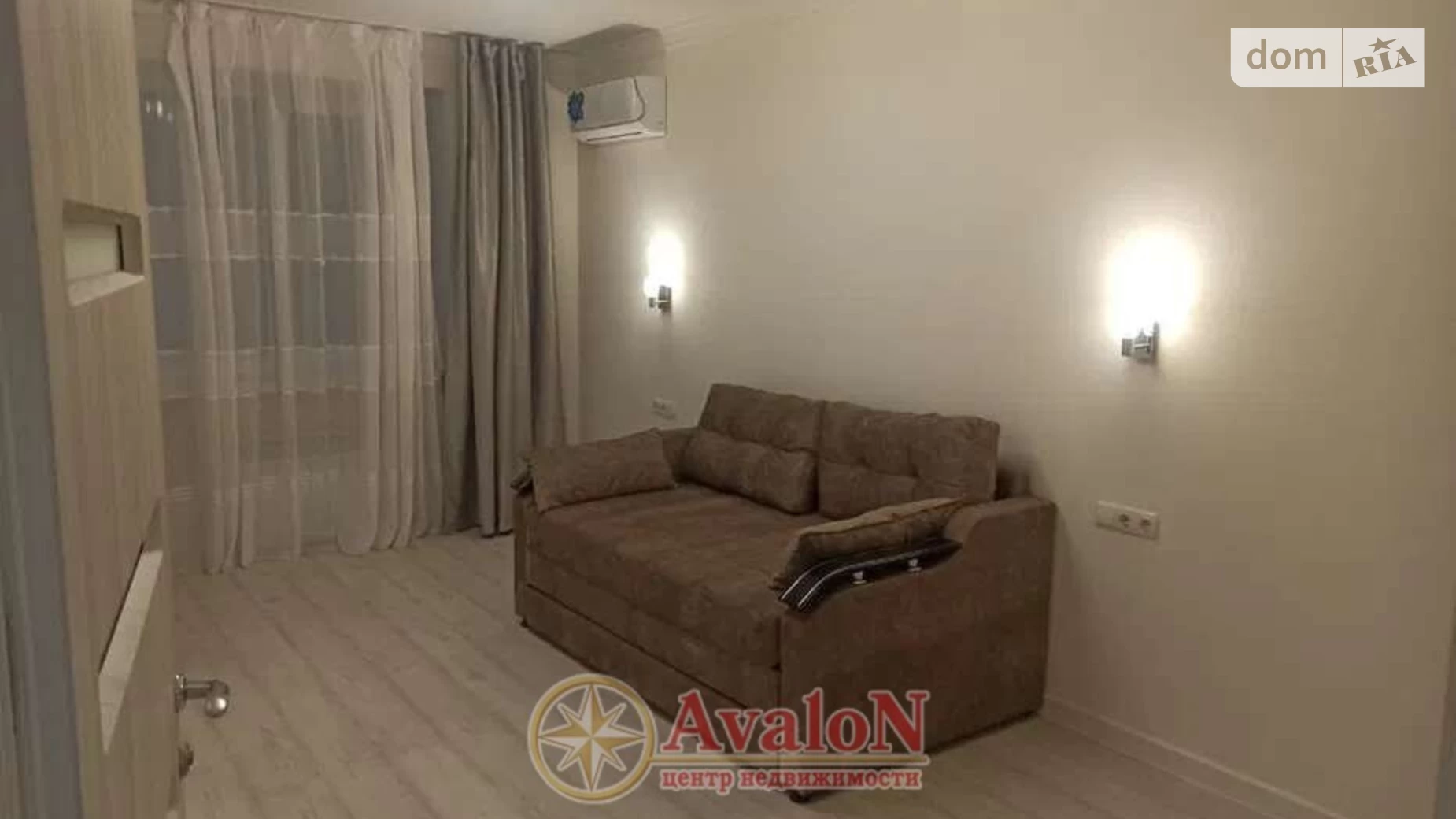 Продается 1-комнатная квартира 43 кв. м в Одессе, ул. Академика Сахарова, 5Г - фото 2