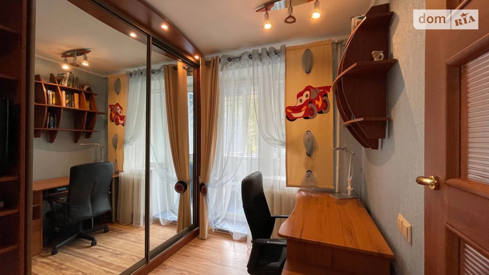 Продается 2-комнатная квартира 48 кв. м в Днепре, ул. Семафорная, 32 - фото 2