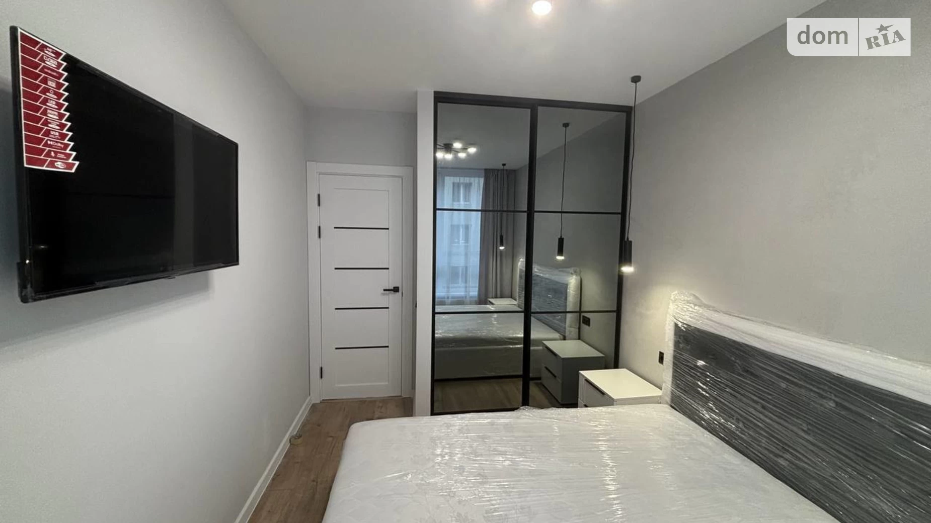 Продается 1-комнатная квартира 41 кв. м в Ивано-Франковске, ул. Крайковского, 3 корпус 8 - фото 2