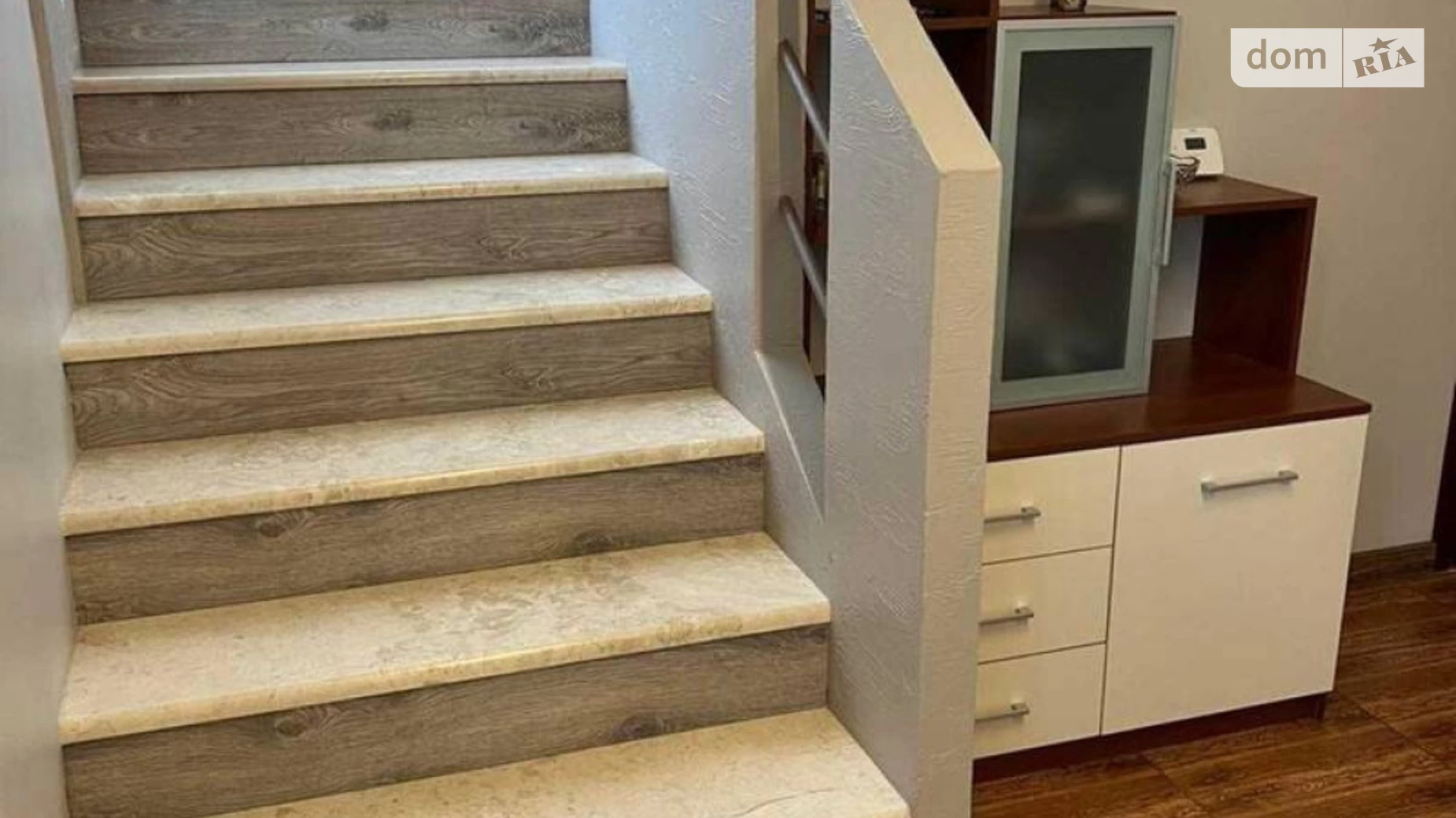 Продается дом на 2 этажа 193 кв. м с мебелью, цена: 390000 $ - фото 2