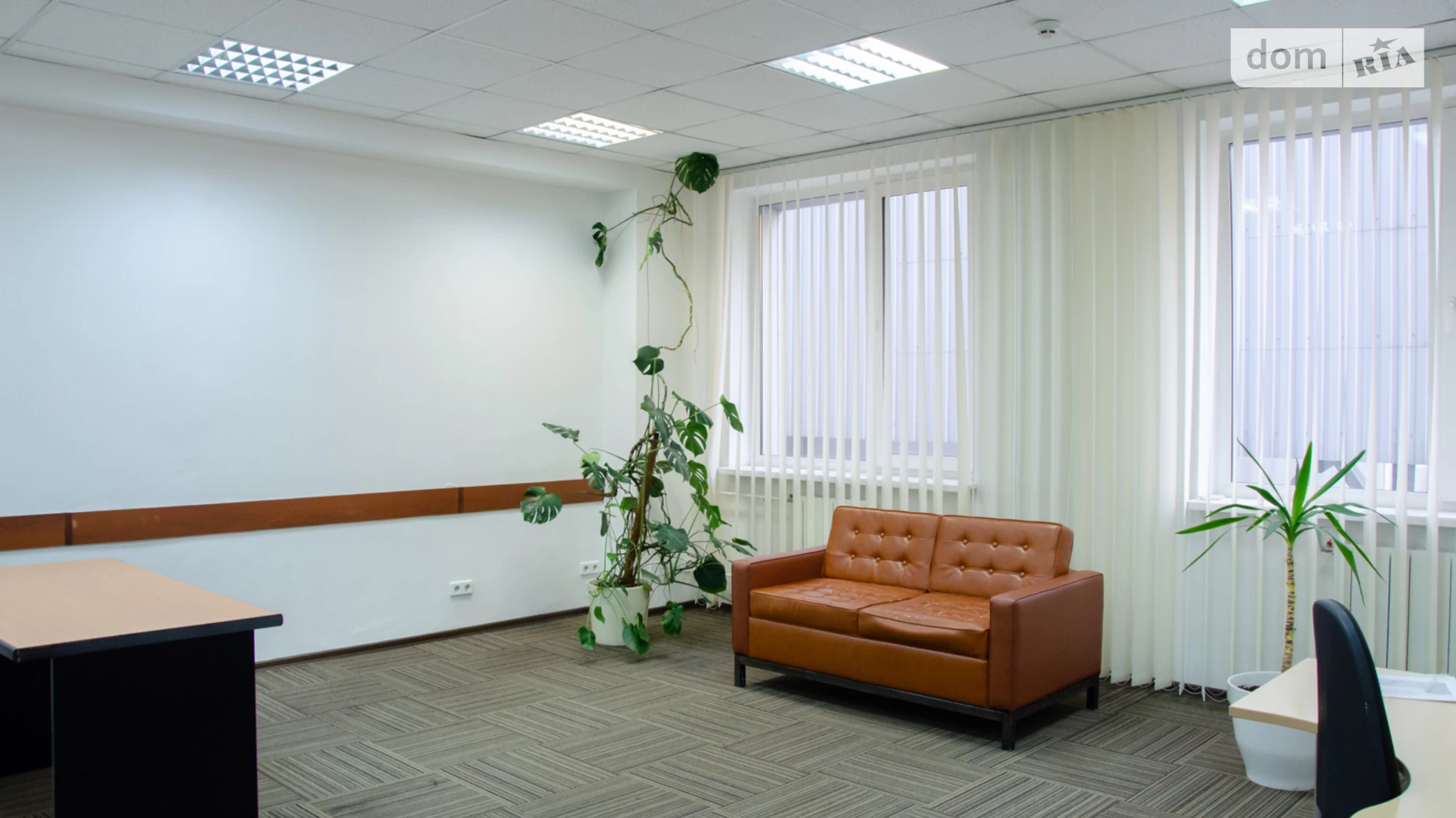 Сдается в аренду офис 55.74 кв. м в бизнес-центре, цена: 588.58 $ - фото 3