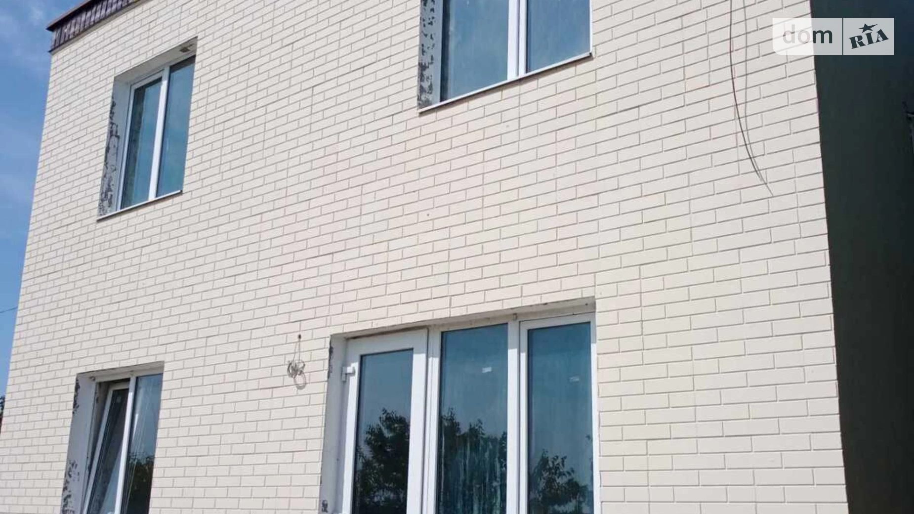 Продается дом на 2 этажа 100 кв. м с бассейном, цена: 34000 $ - фото 2