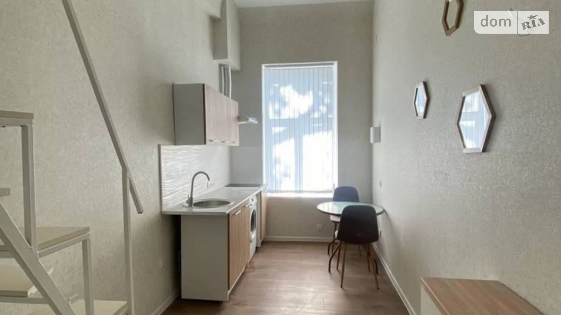 Продается 1-комнатная квартира 17 кв. м в Одессе, бул. Итальянский - фото 2