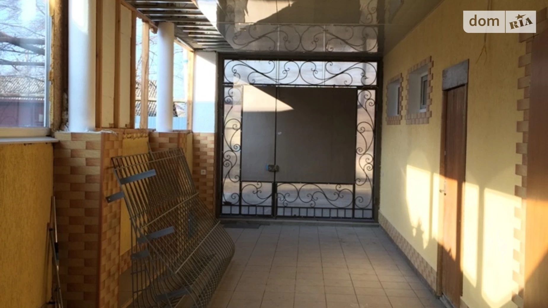 Продается дом на 2 этажа 200 кв. м с бассейном, цена: 77000 $ - фото 3