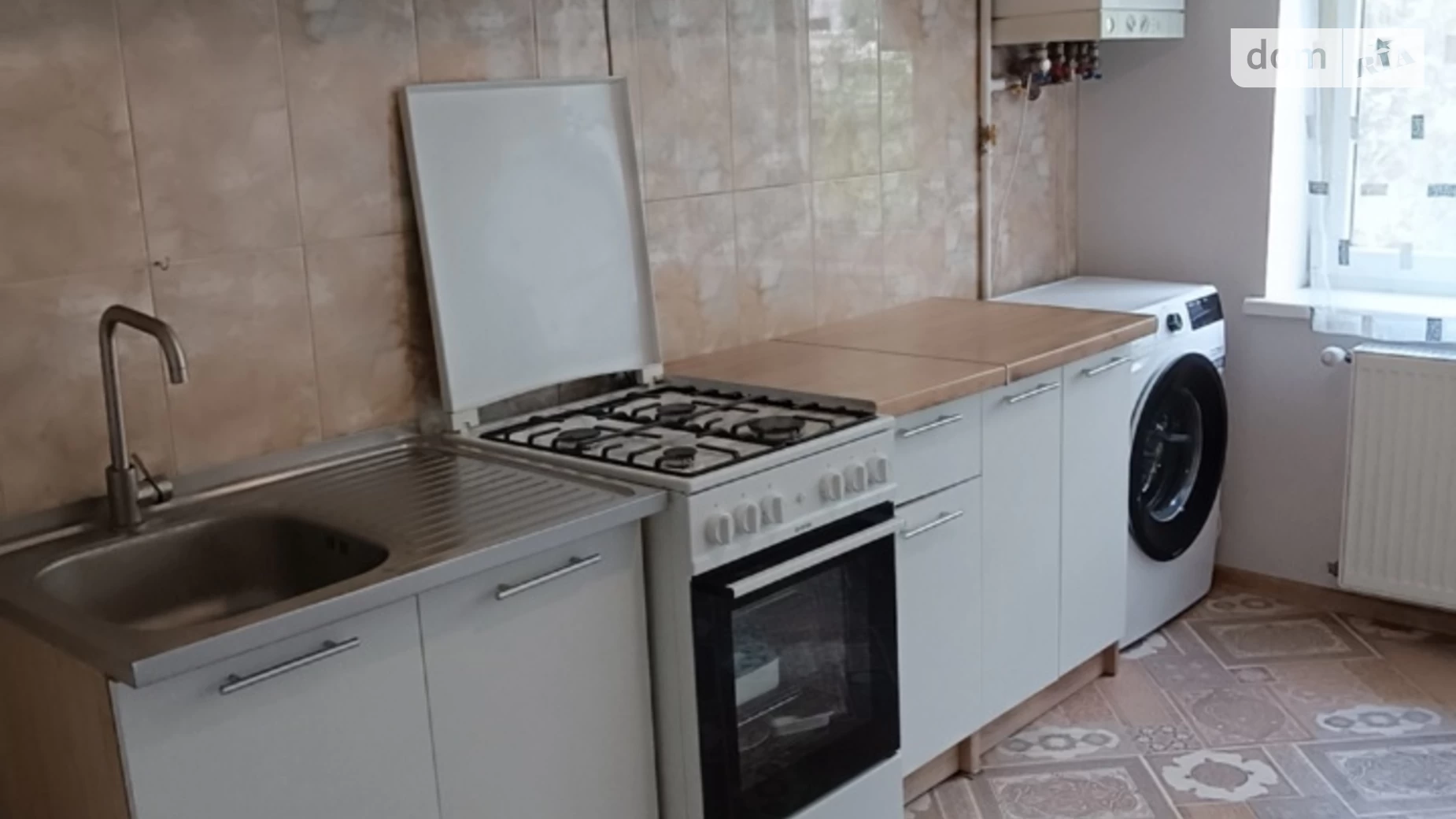 Продается 1-комнатная квартира 35 кв. м в Львове, ул. Левандовская, 9 - фото 2