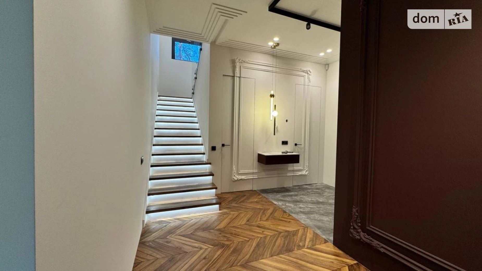 Продается дом на 2 этажа 300 кв. м с подвалом, цена: 1500000 € - фото 4