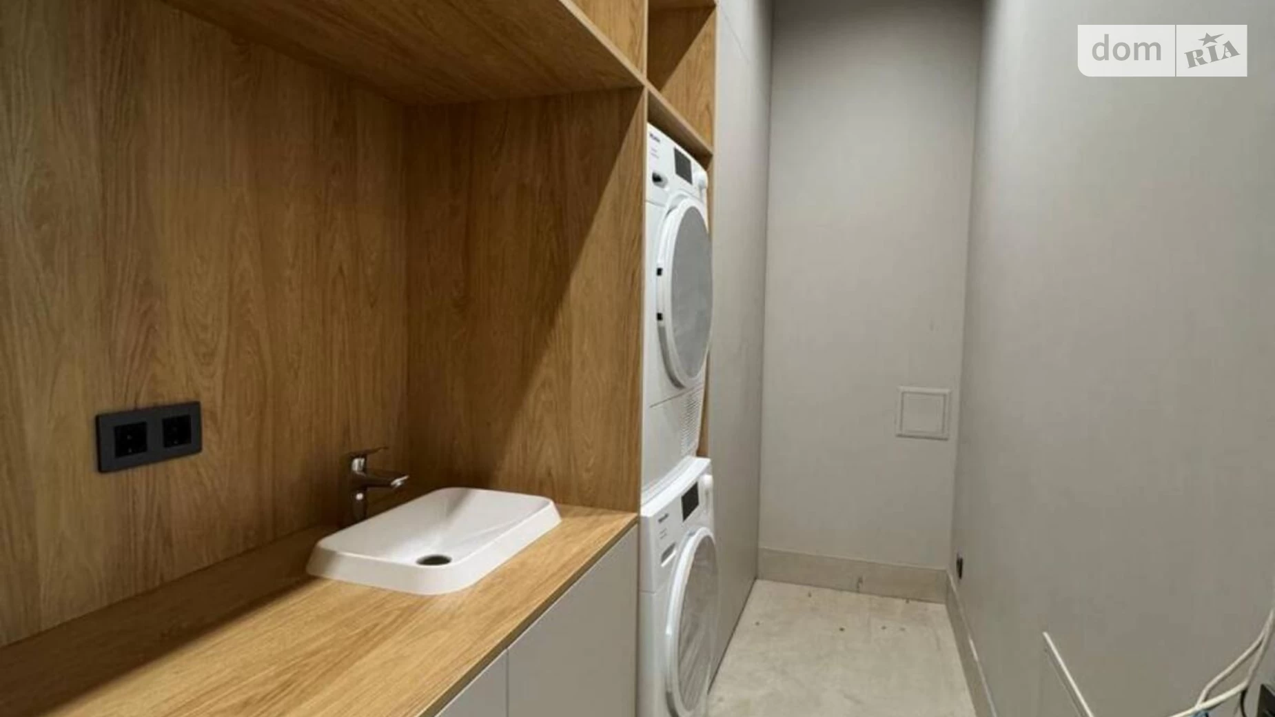 Продается дом на 2 этажа 300 кв. м с подвалом, цена: 1500000 € - фото 5