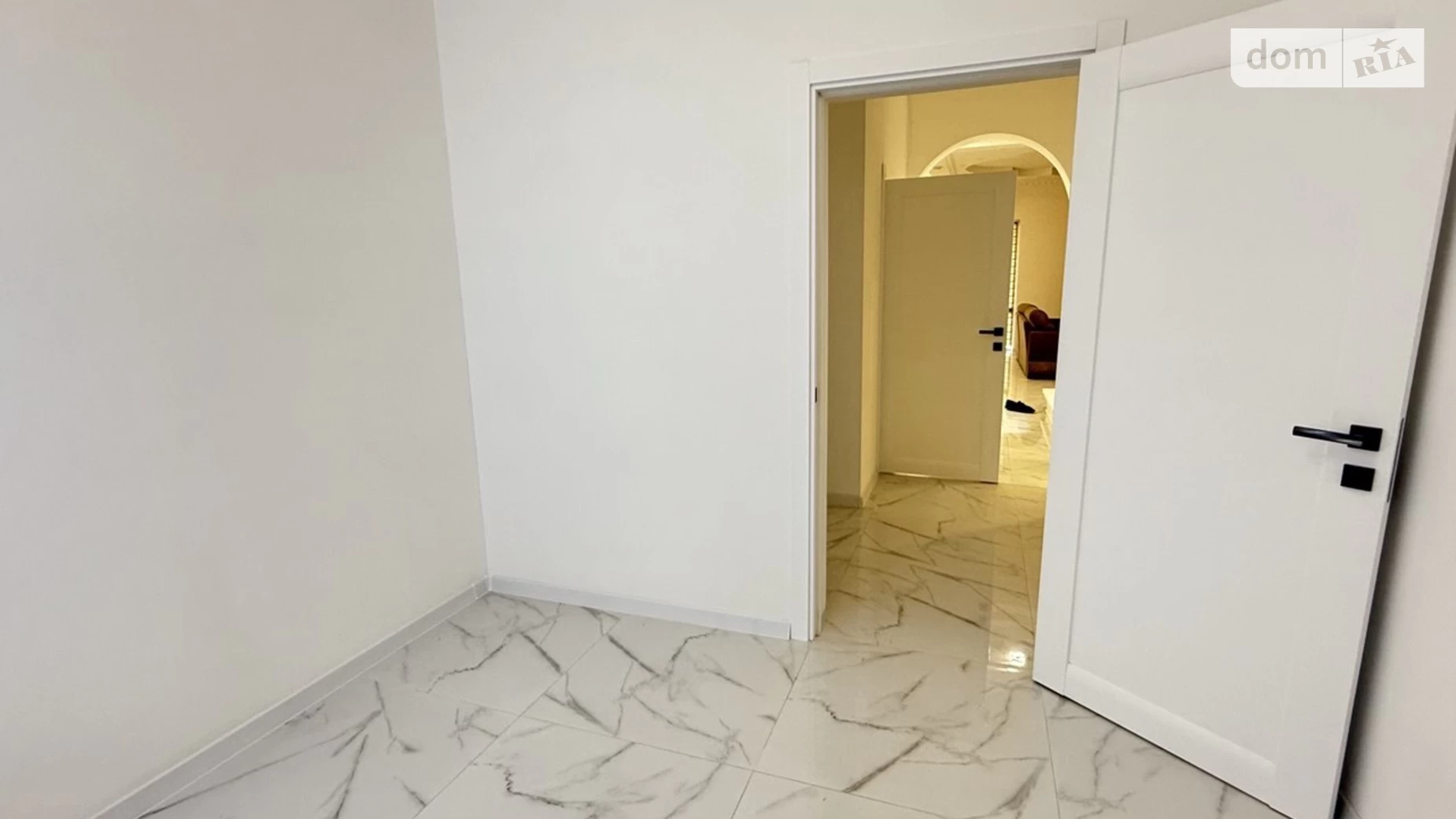 Сдается в аренду дом на 2 этажа 161 кв. м с мебелью, цена: 2500 $ - фото 3