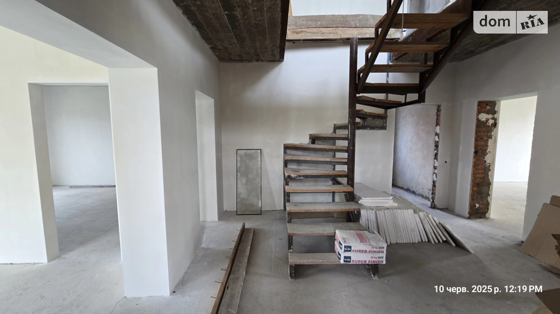 Продається будинок 2 поверховий 295 кв. м з ділянкою, цена: 180000 $ - фото 2