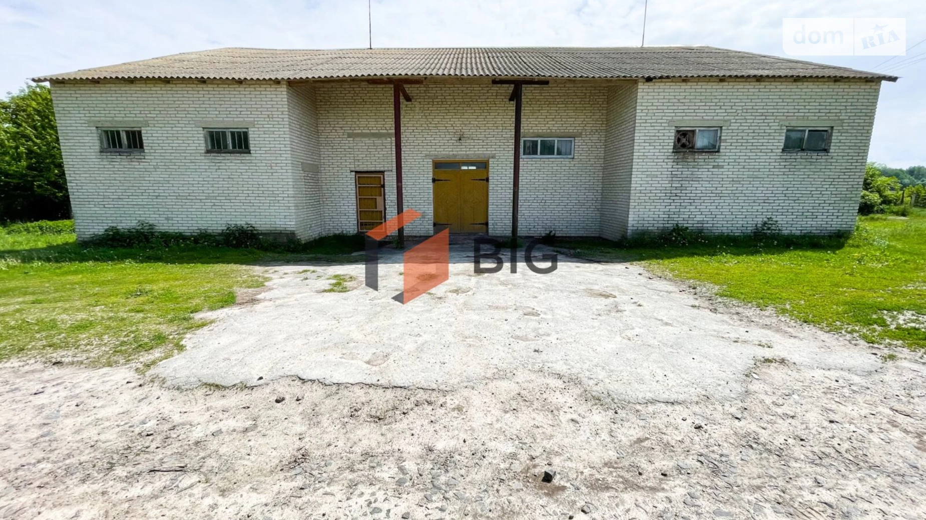 Продается объект сферы услуг 305 кв. м в 1-этажном здании, цена: 60000 € - фото 2