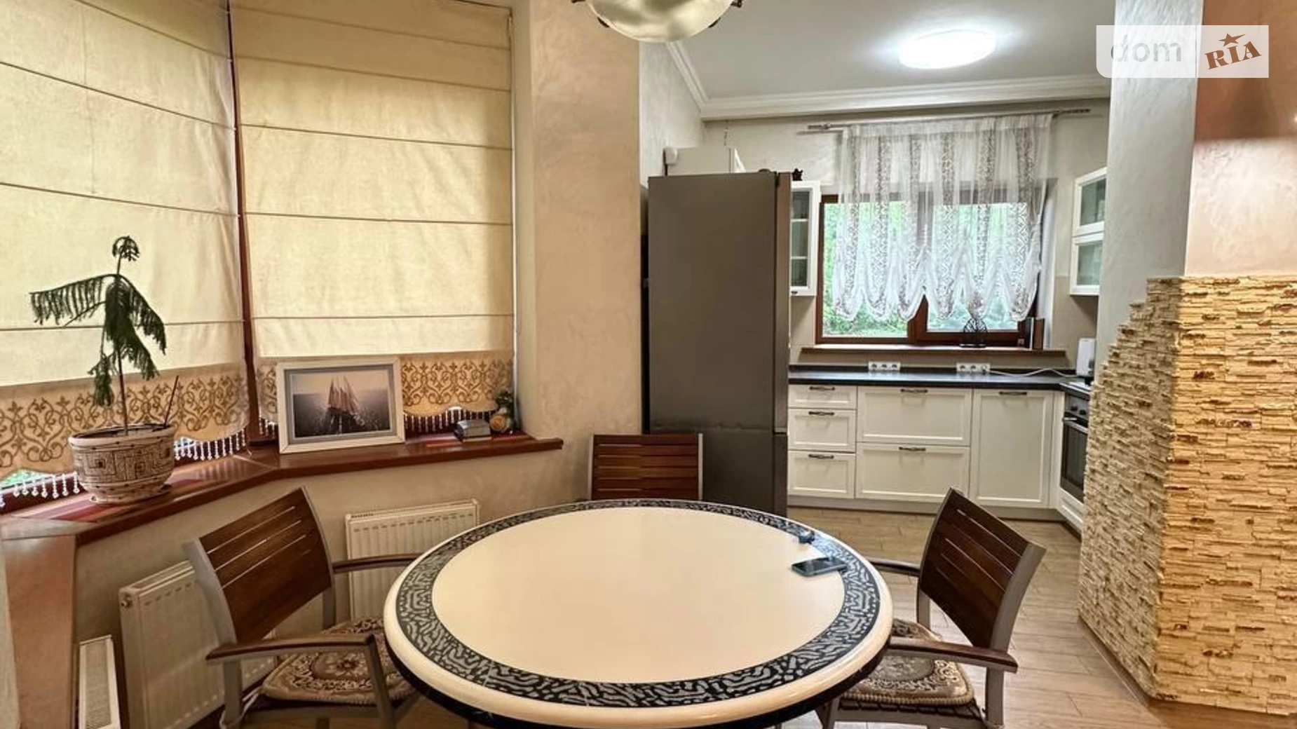 Сдается в аренду дом на 2 этажа 290 кв. м с мебелью, цена: 1100 $ - фото 2