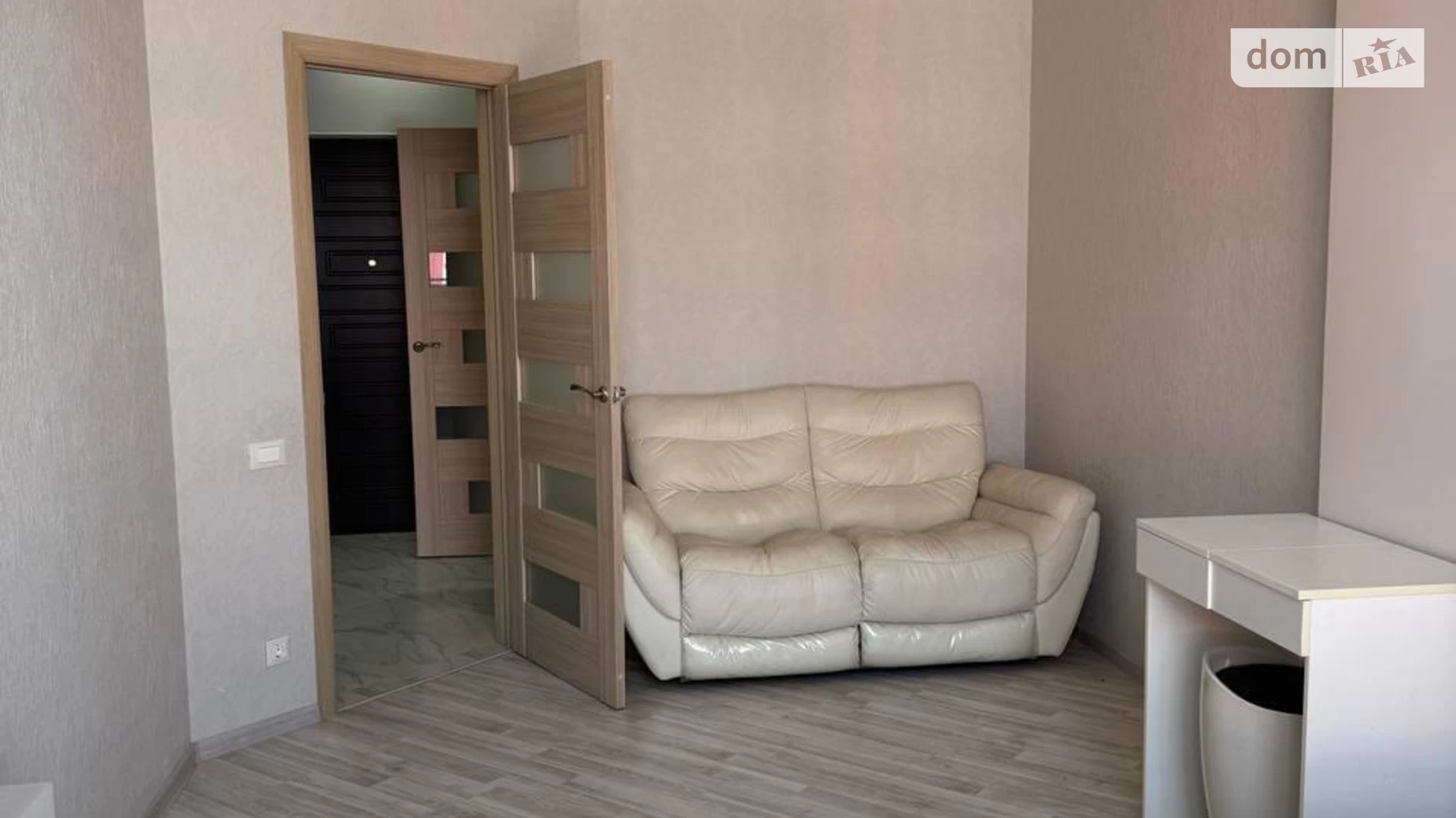 Продается 1-комнатная квартира 41 кв. м в Лиманке, цена: 43600 $ - фото 2