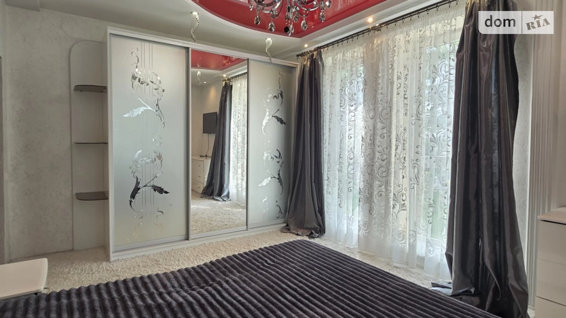 Продается 2-комнатная квартира 62 кв. м в Ивано-Франковске, ул. Дворская - фото 2