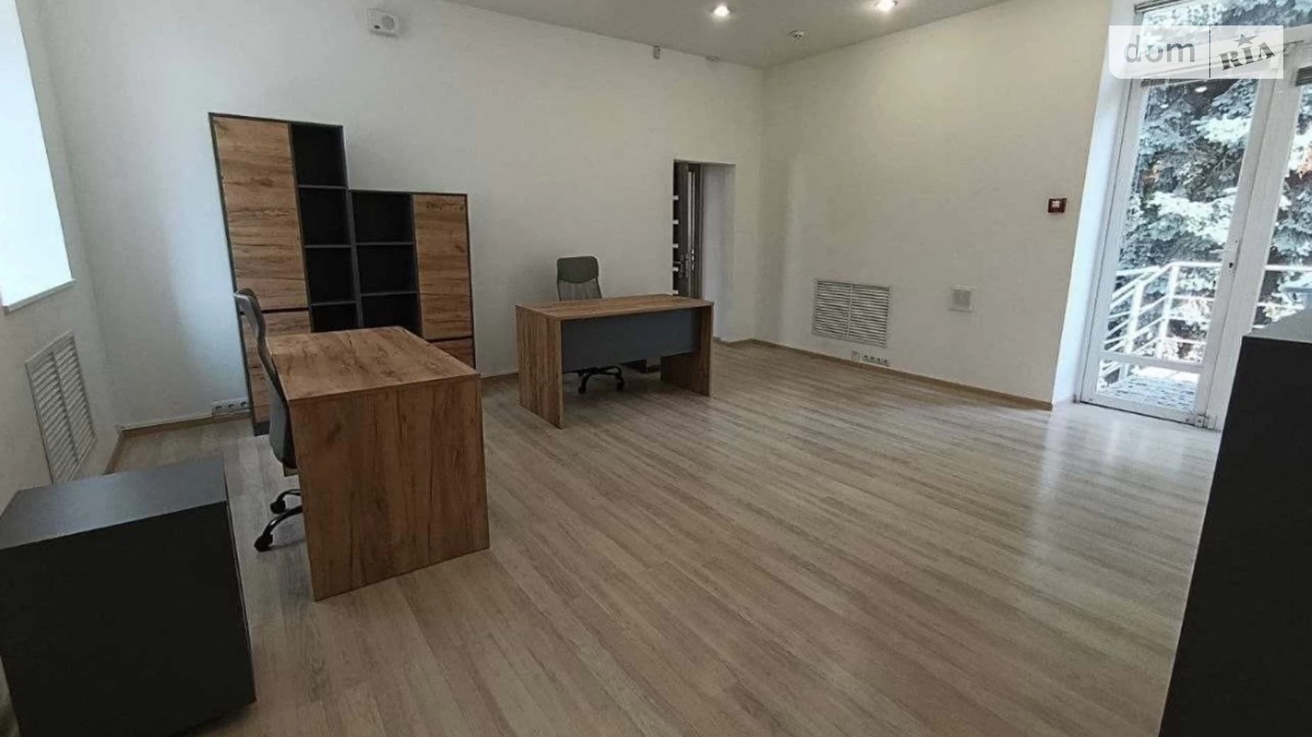 Сдается в аренду офис 166.5 кв. м в бизнес-центре, цена: 2831 $ - фото 3