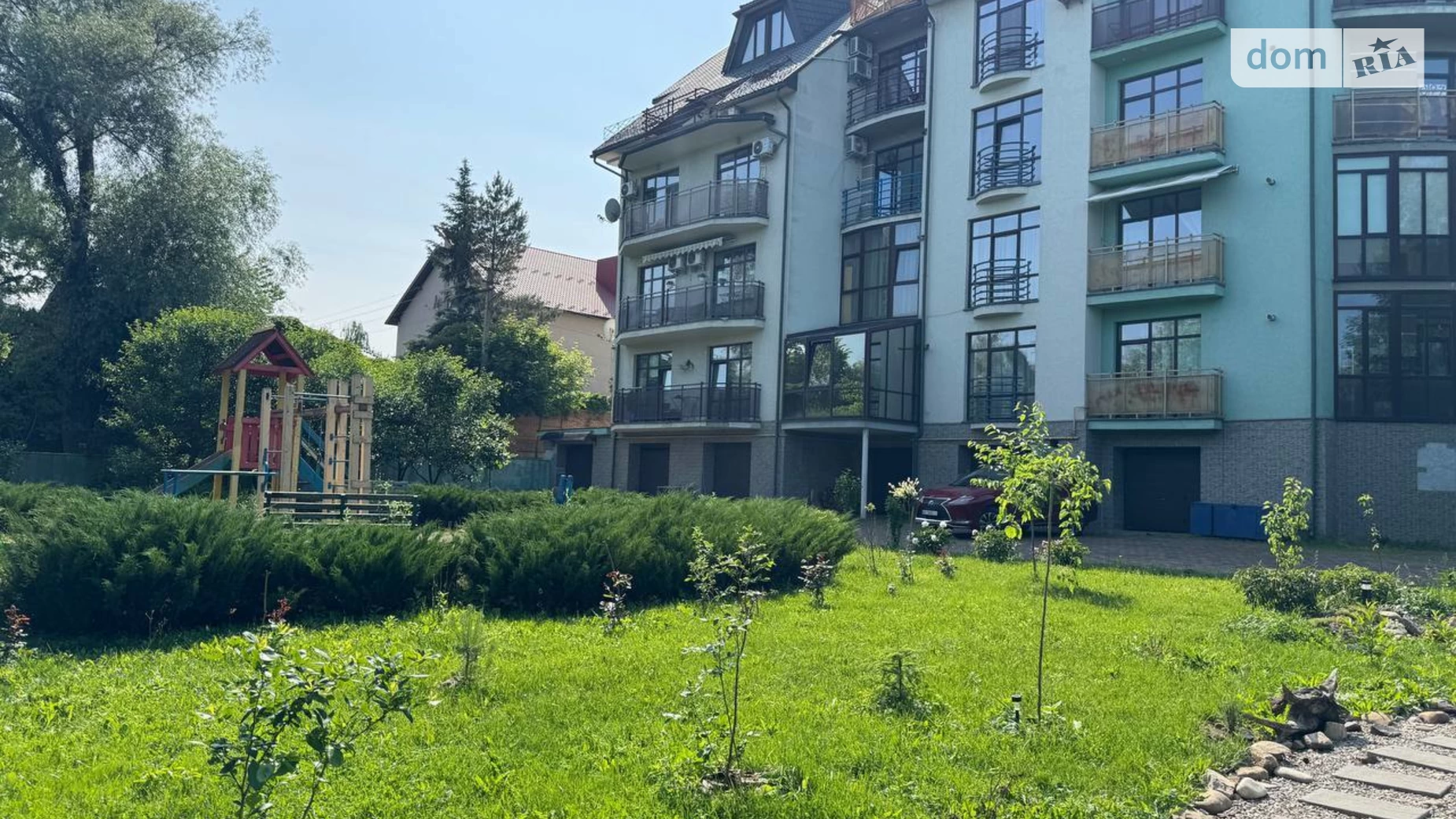 Продается 4-комнатная квартира 166 кв. м в Ивано-Франковске, ул. Микитинецкая, 9Б - фото 2