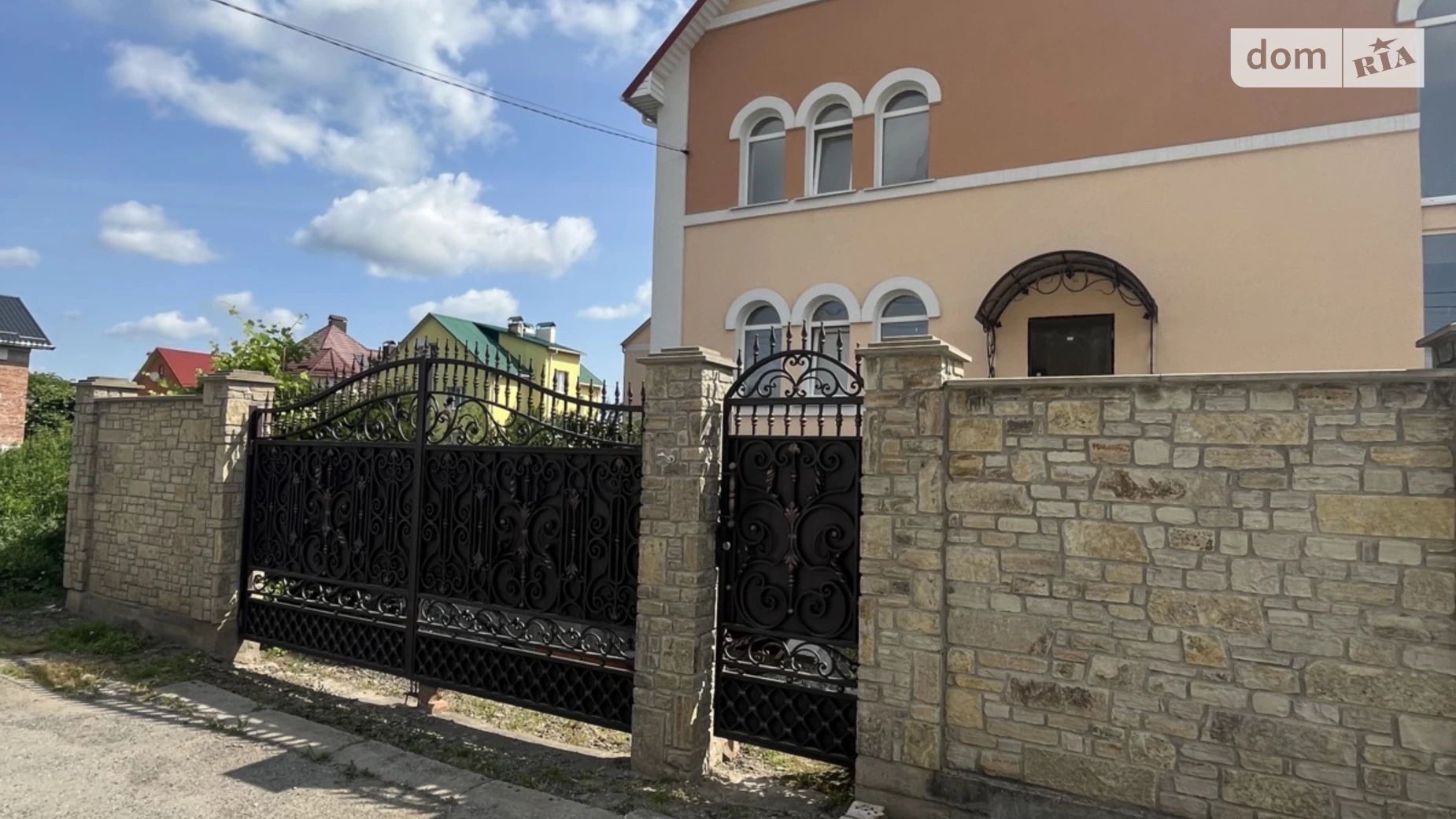 Продается дом на 2 этажа 259.4 кв. м с участком, цена: 154990 $ - фото 4
