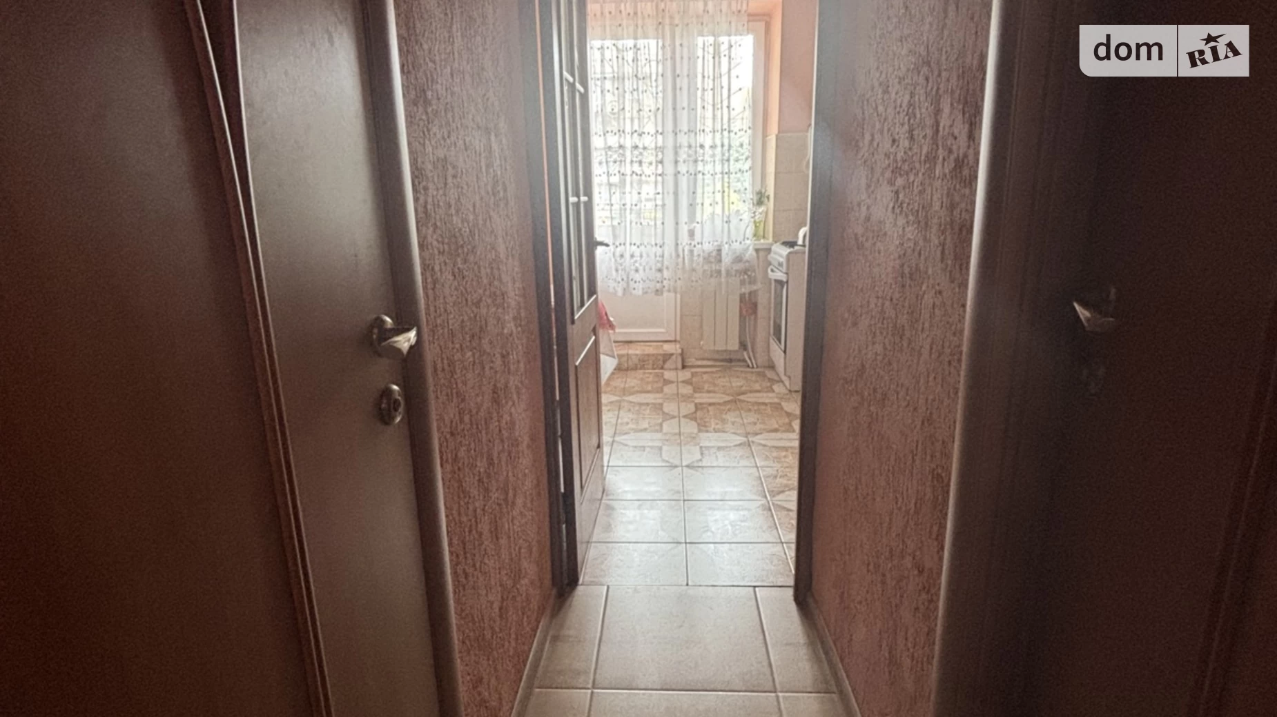 Продается 1-комнатная квартира 32 кв. м в Ужгороде, ул. Легоцкого - фото 2