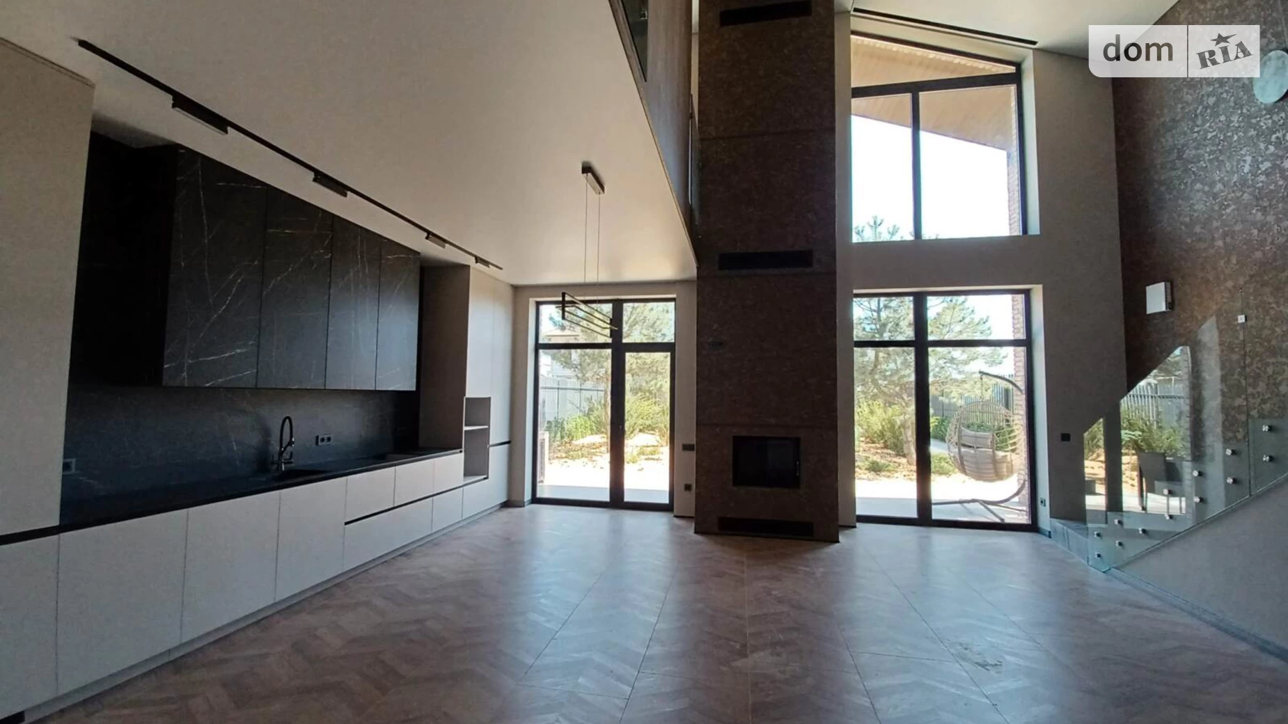 Продается дом на 2 этажа 170 кв. м с бассейном, цена: 430000 $ - фото 4