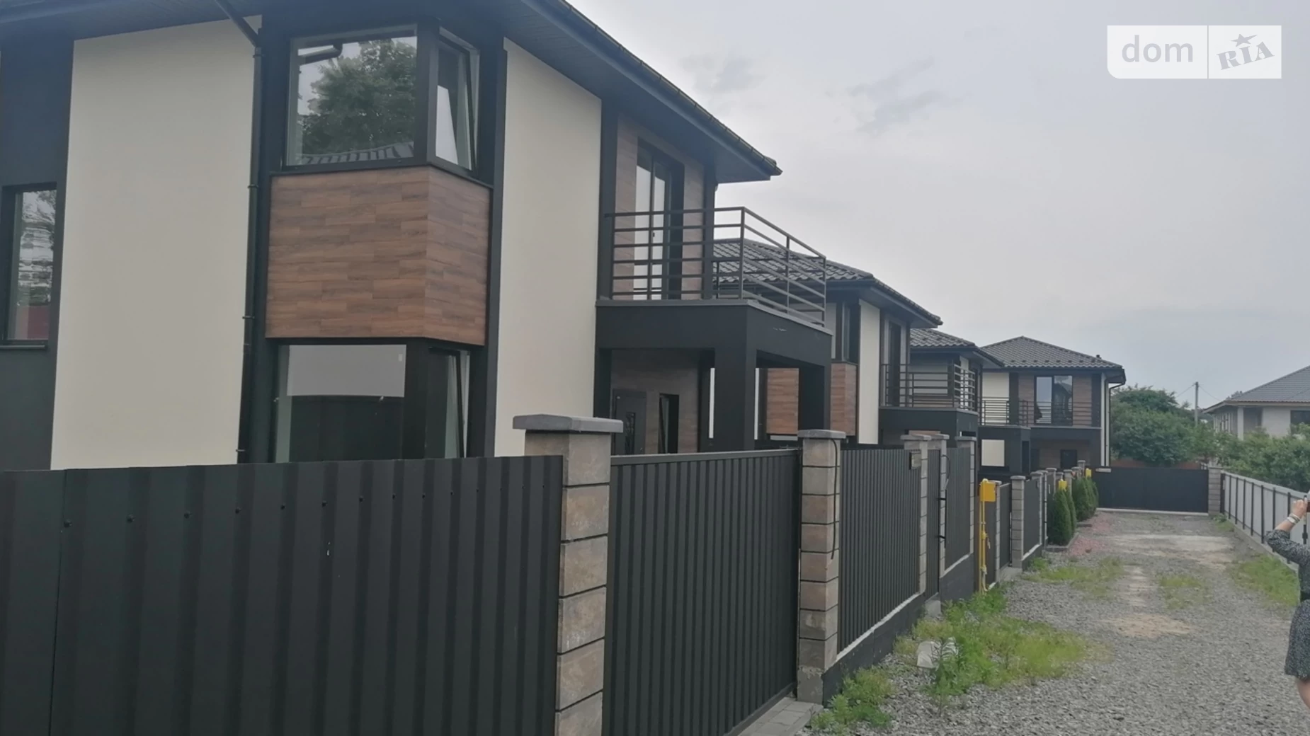 Продается дом на 2 этажа 120 кв. м с гаражом, цена: 195000 $ - фото 2