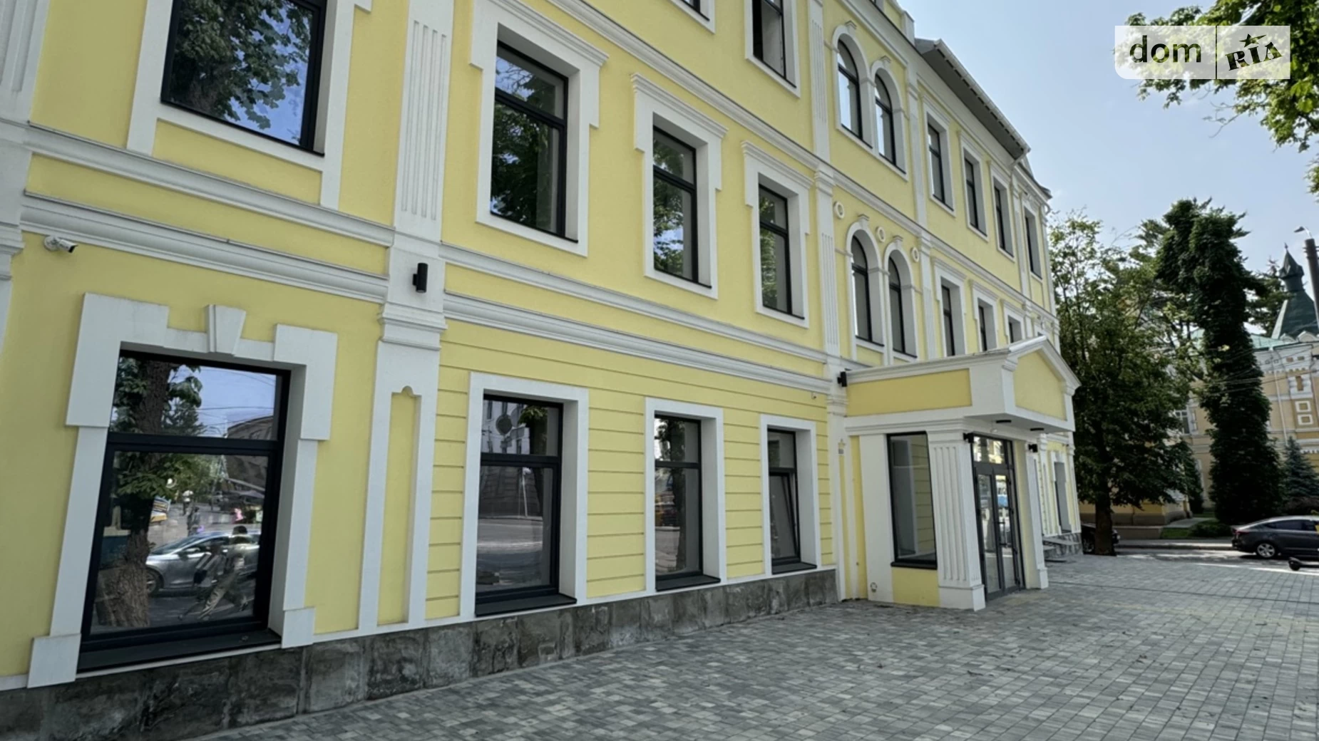Сдается в аренду офис 100 кв. м в бизнес-центре, цена: 1000 € - фото 3
