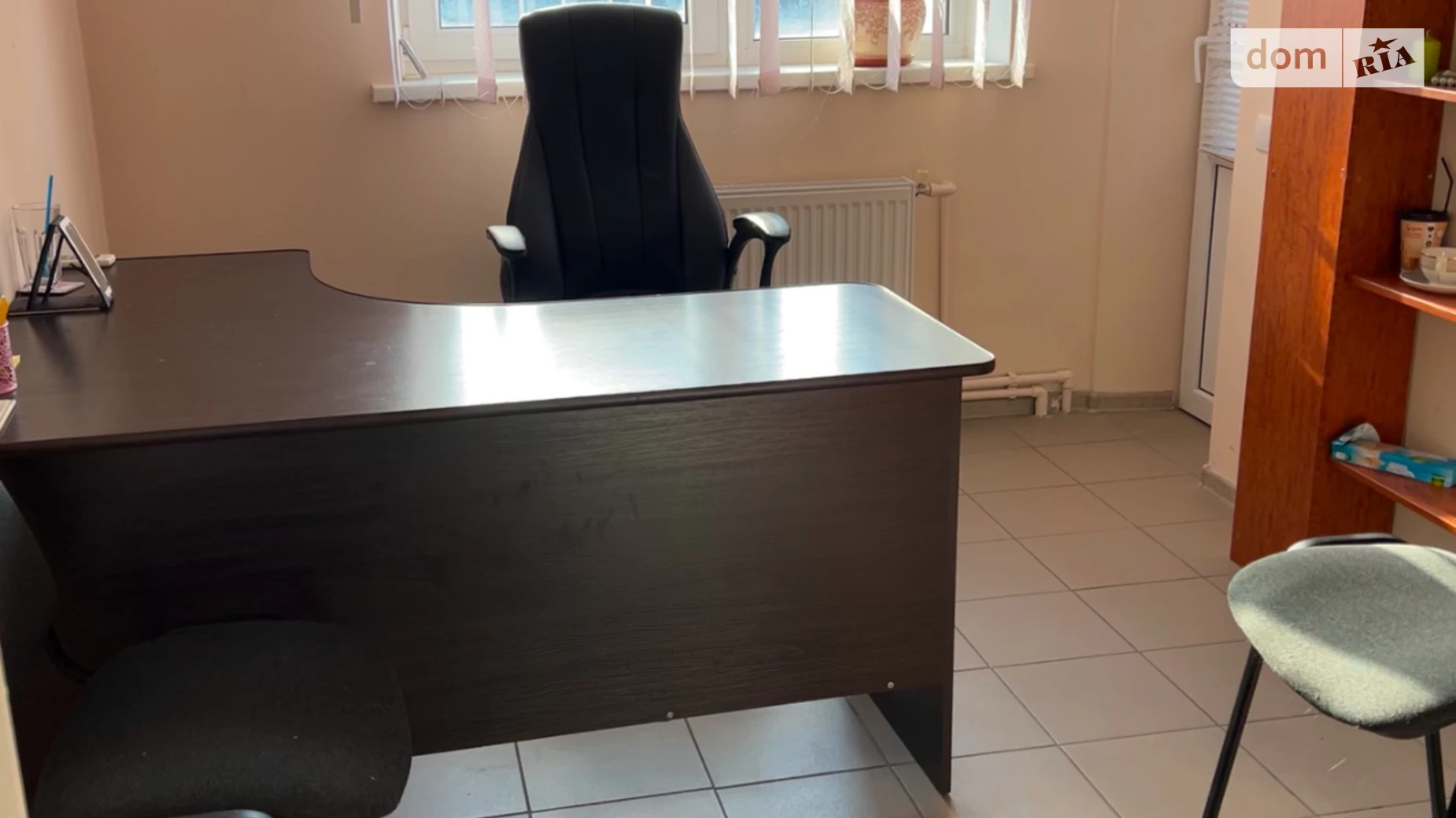 Сдается в аренду офис 51.2 кв. м в бизнес-центре, цена: 11500 грн - фото 3
