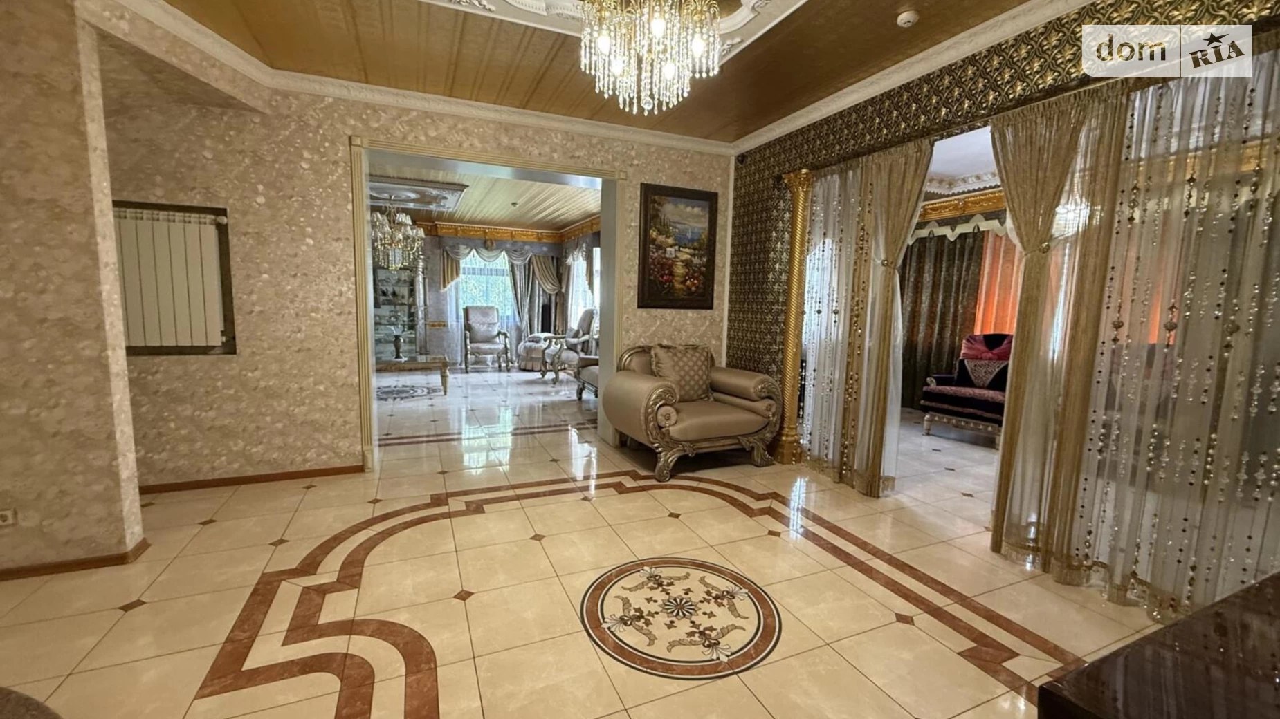 Сдается в аренду дом на 3 этажа 550 кв. м с мансардой, цена: 10000 $ - фото 4