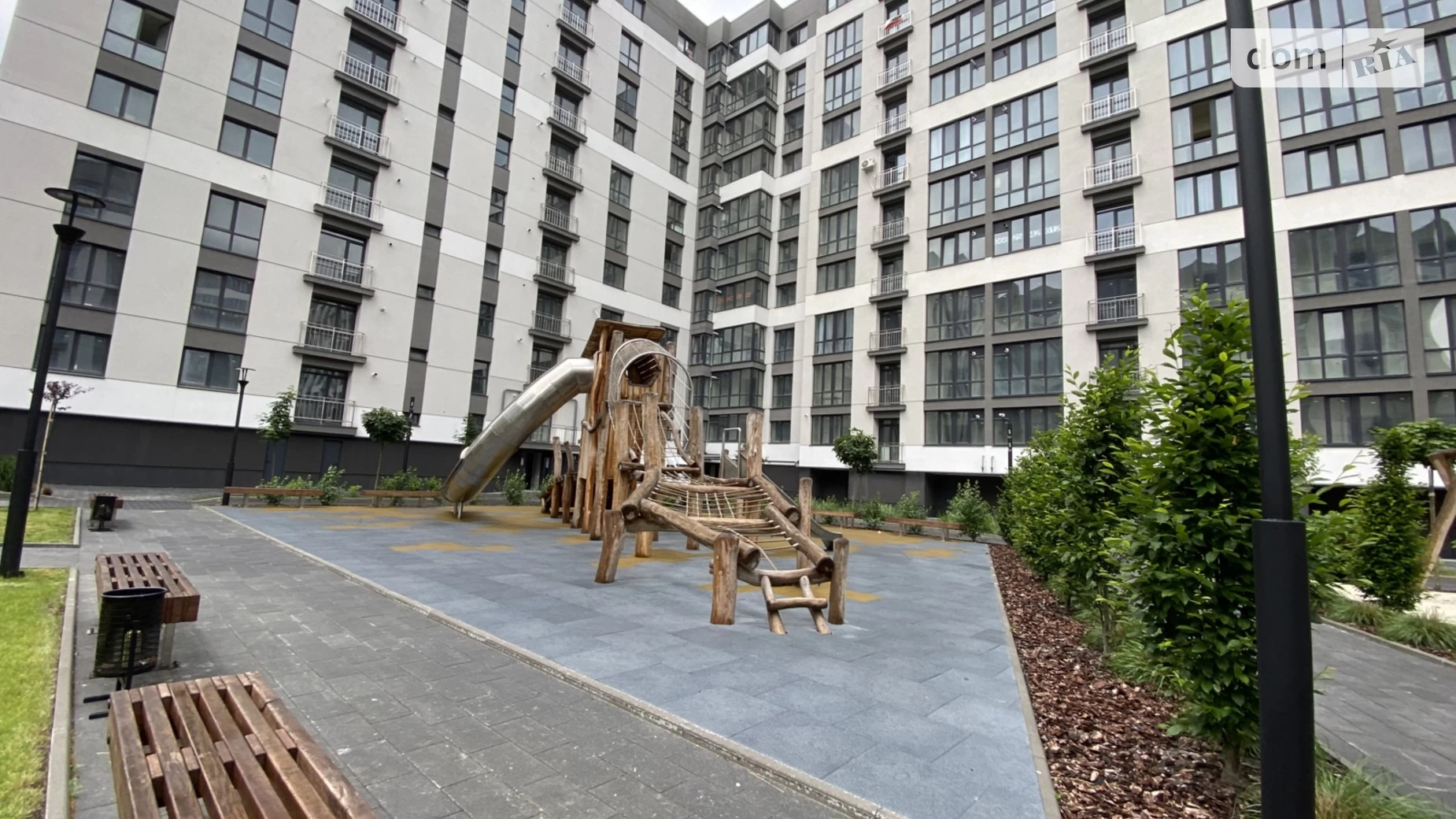Продается 1-комнатная квартира 38 кв. м в Ивано-Франковске, ул. Довженко А., 31 - фото 2