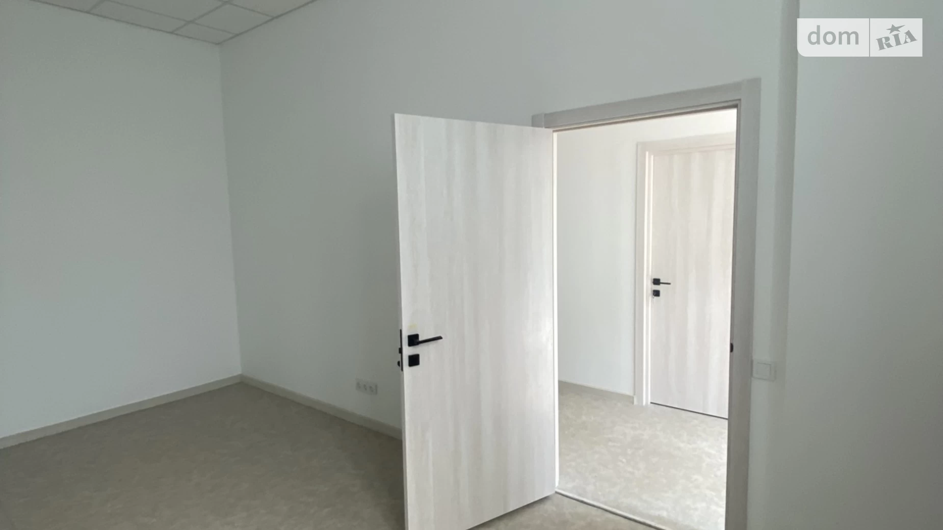 Сдается в аренду офис 18.1 кв. м в бизнес-центре, цена: 8200 грн - фото 2