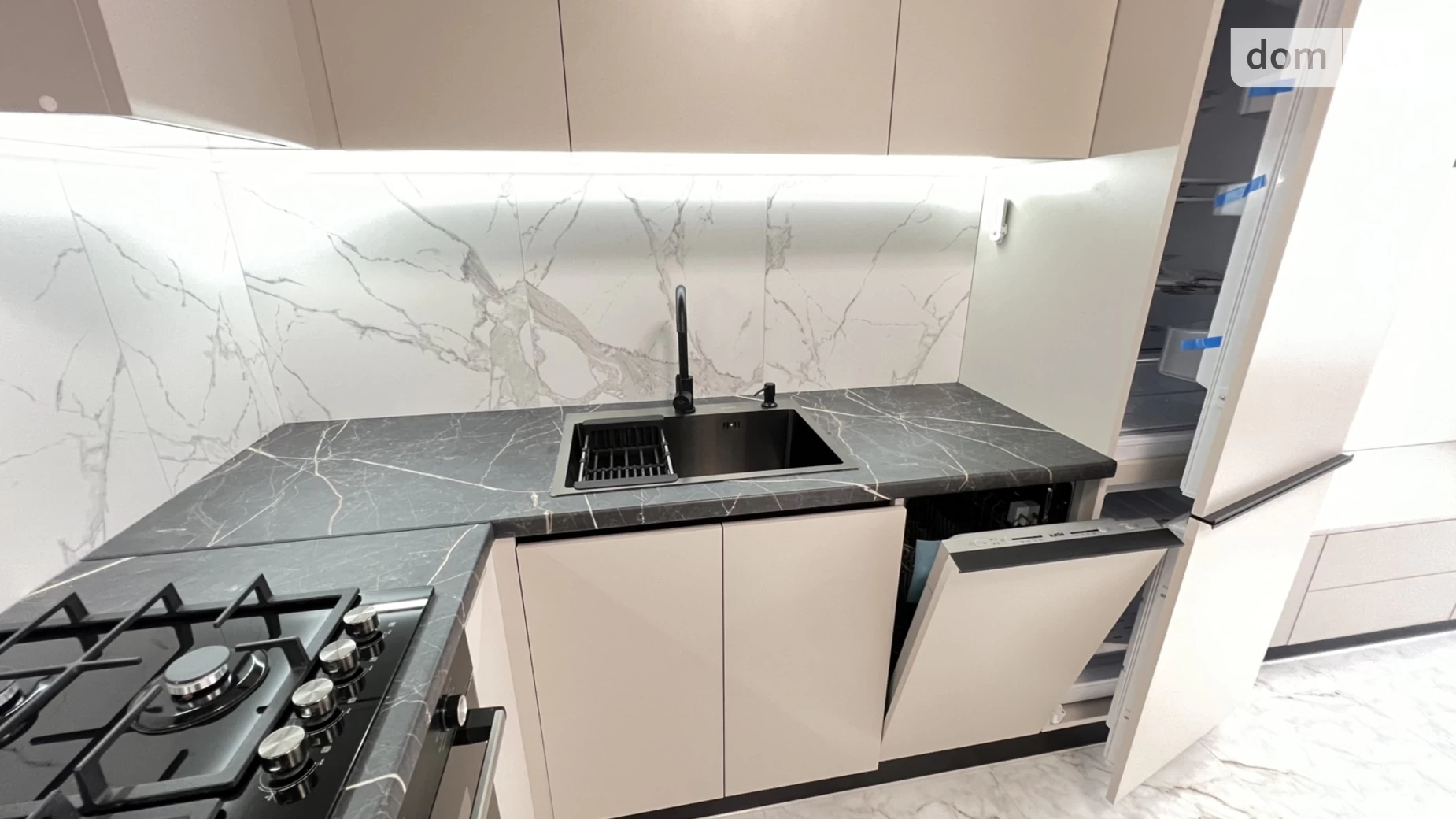 2-кімнатна квартира 70 кв. м у Тернополі, цена: 79500 $ - фото 3