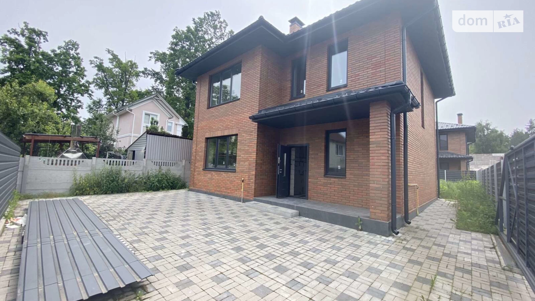 Продается дом на 2 этажа 130 кв. м с участком, цена: 165000 $ - фото 2