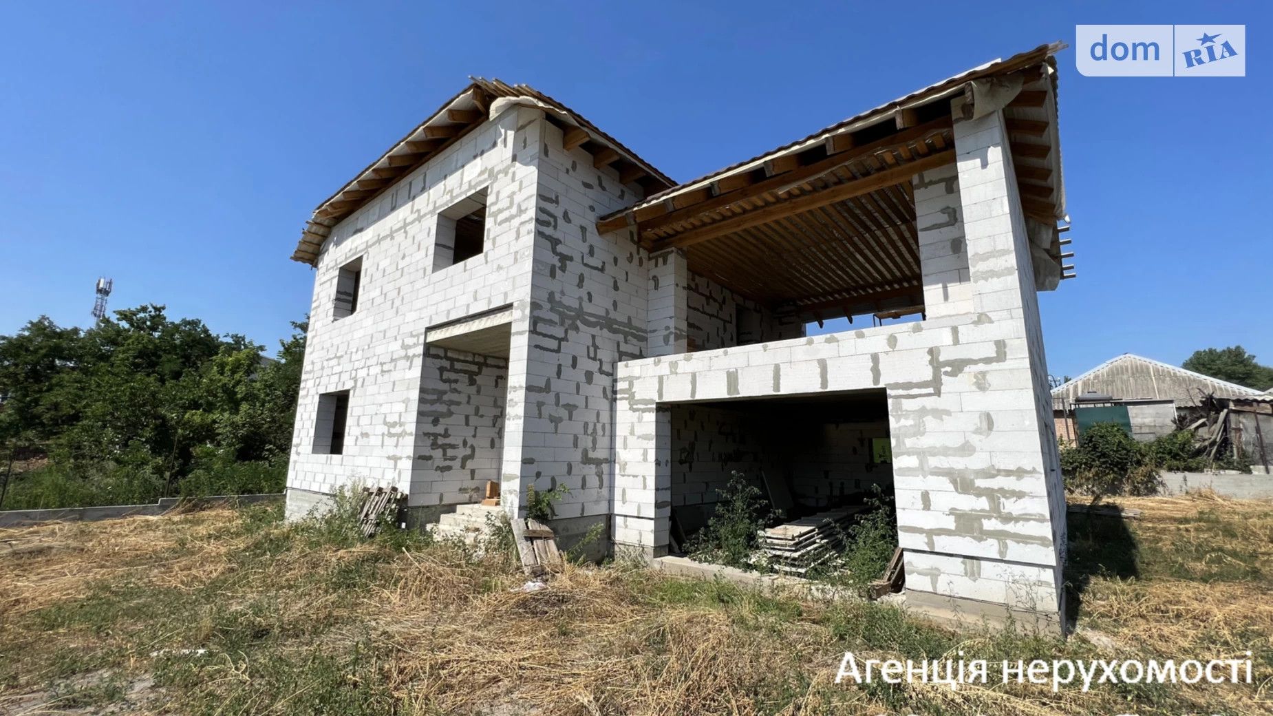 Продается дом на 2 этажа 198.7 кв. м с бассейном, цена: 80000 $ - фото 2