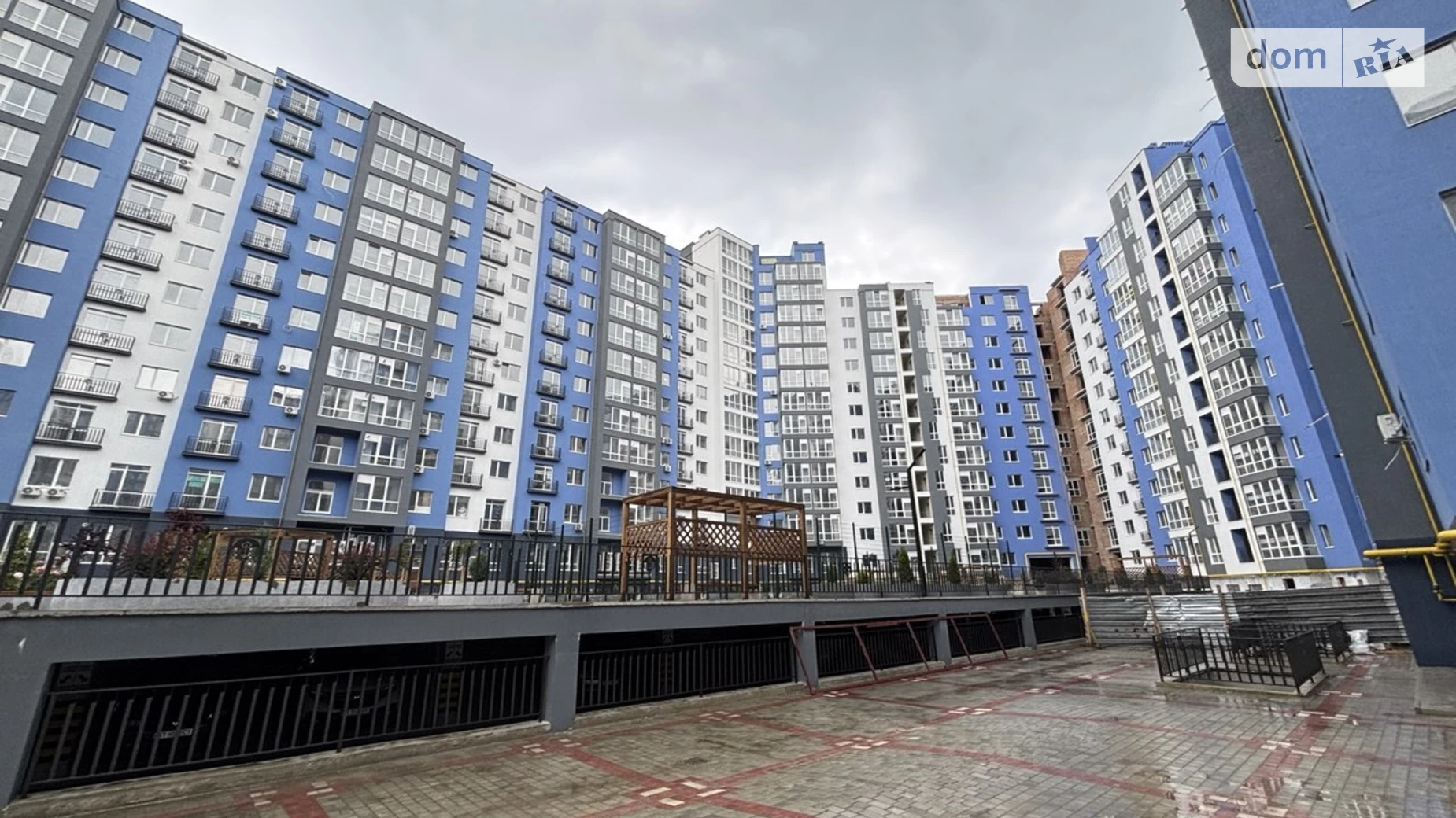 Продается 1-комнатная квартира 50 кв. м в Ивано-Франковске, ул. Княгинин, 44 - фото 2