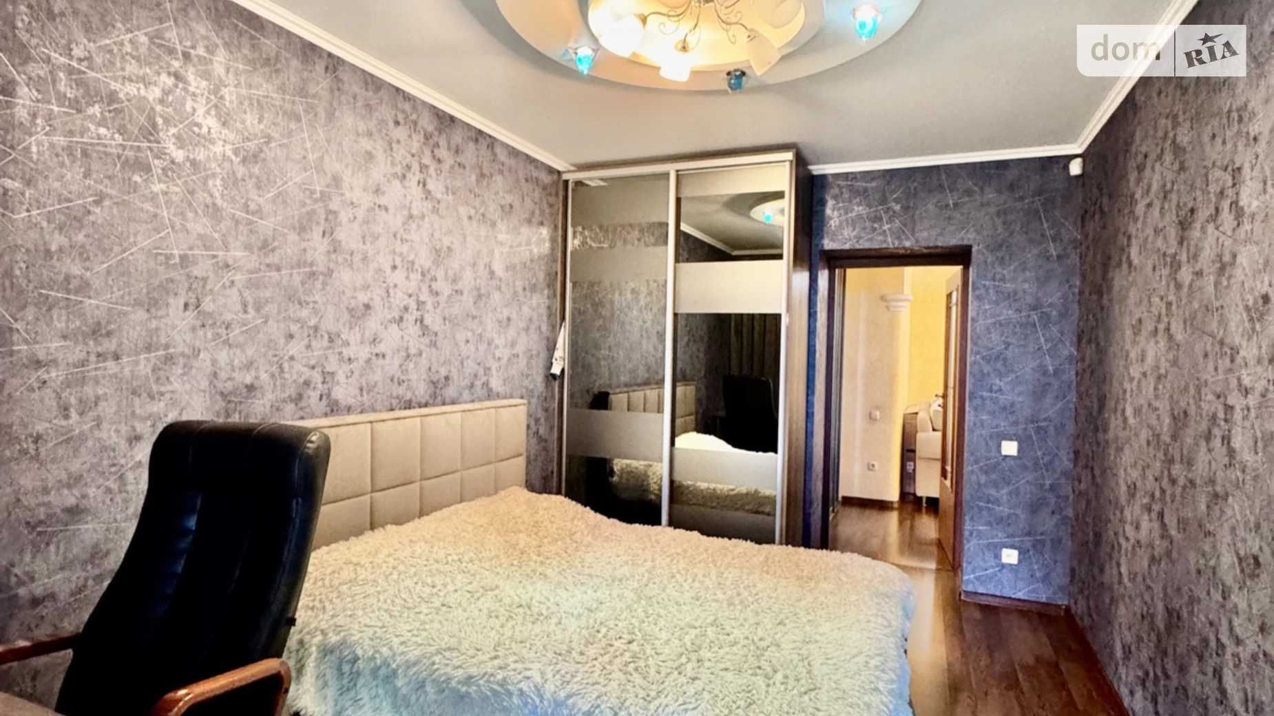 Продається 2-кімнатна квартира 100.8 кв. м у Одесі, вул. Івана і Юрія Лип, 38/42 - фото 4
