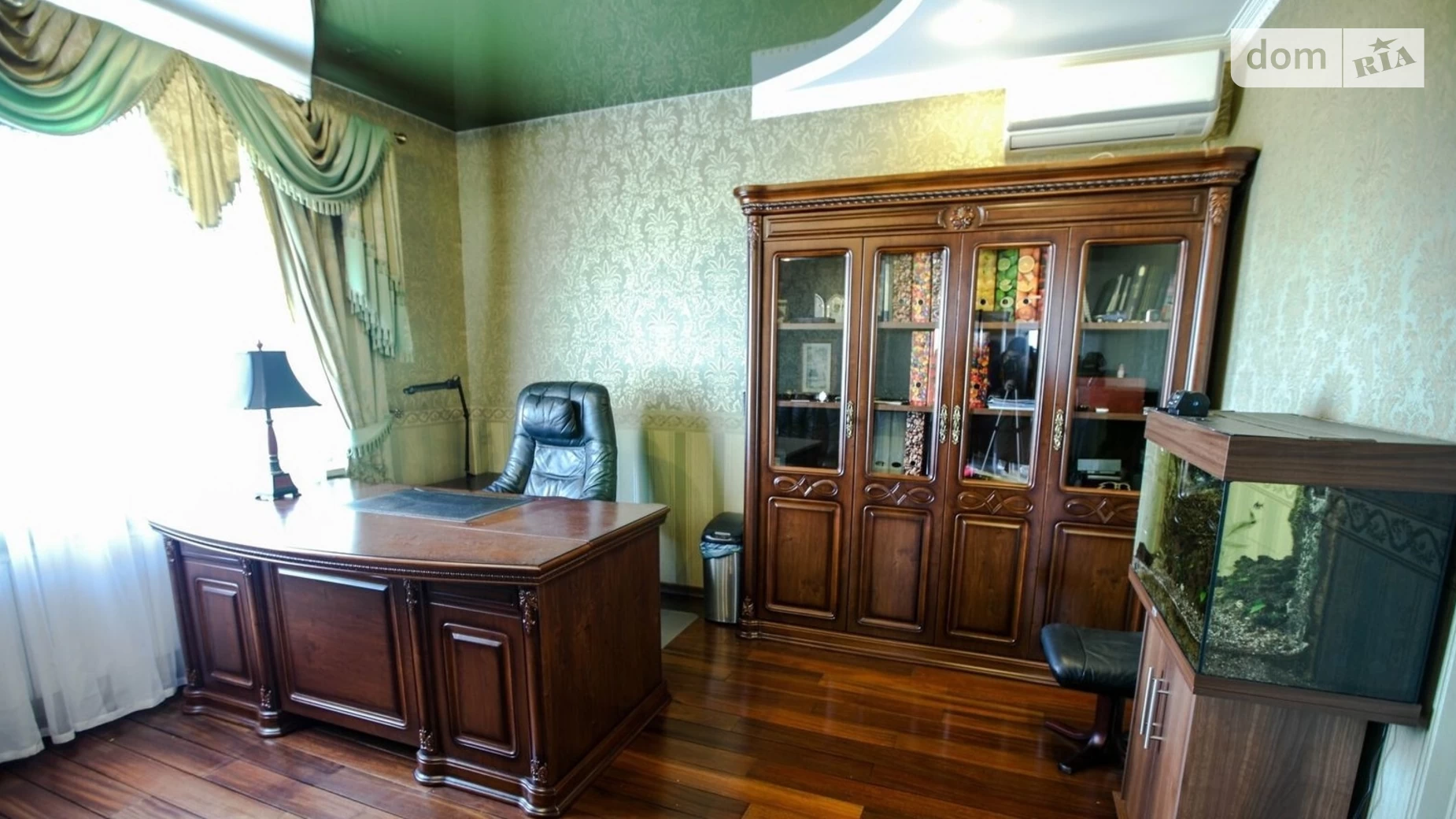 Продается дом на 3 этажа 274 кв. м с террасой, цена: 380000 $ - фото 2