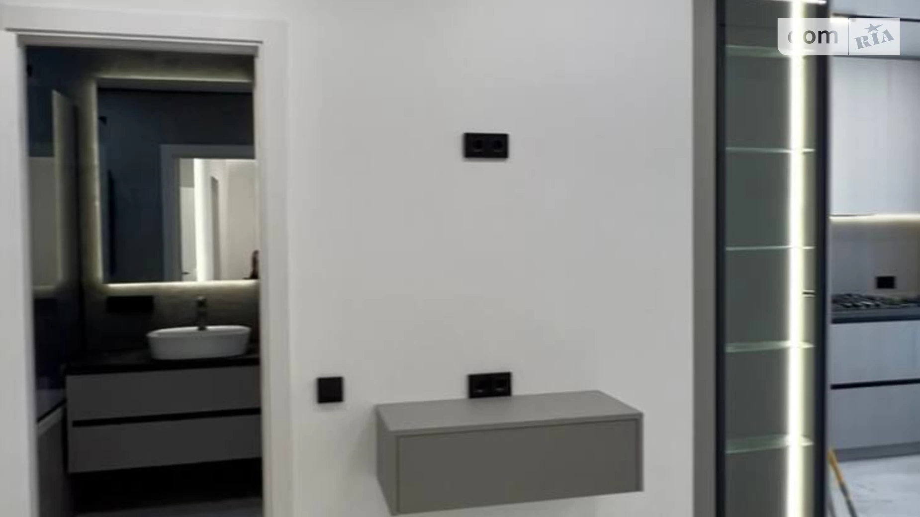 Продается 1-комнатная квартира 40 кв. м в, цена: 65000 $ - фото 2