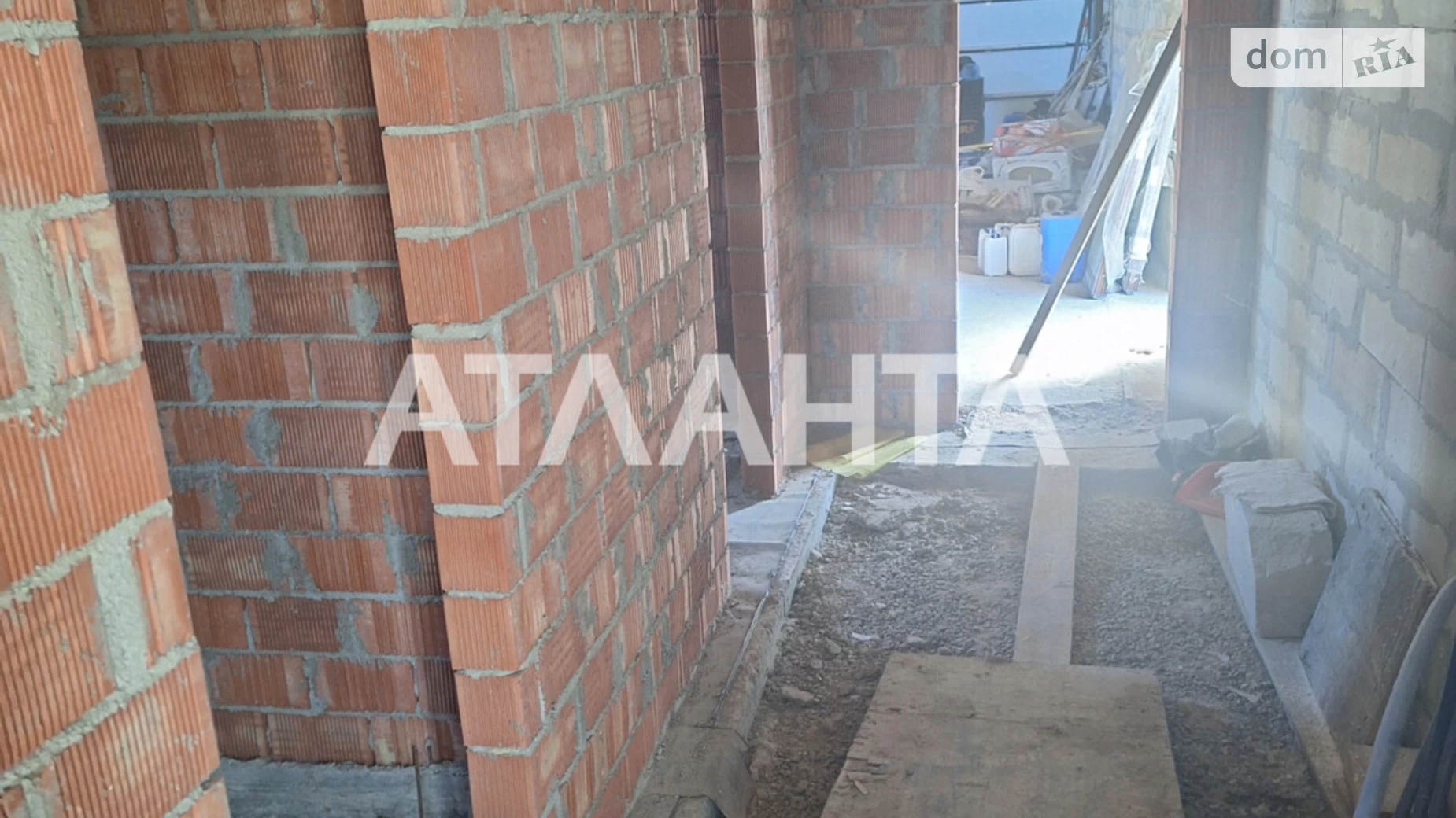 Продается одноэтажный дом 240 кв. м с бассейном, цена: 82000 $ - фото 2