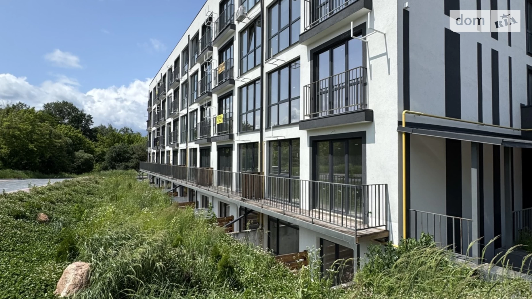 Продается 1-комнатная квартира 43.4 кв. м в Гостомеле, ул. Молодежная, 11Б - фото 2