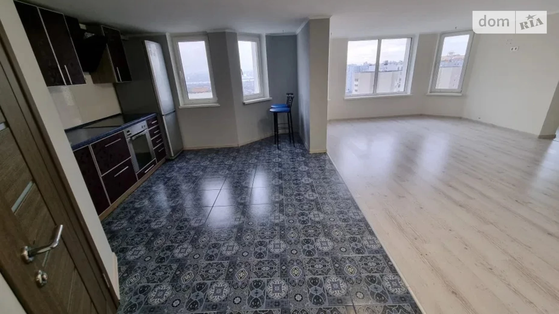 Продается 1-комнатная квартира 65 кв. м в Киеве, ул. Чавдар Елизаветы, 13 - фото 2
