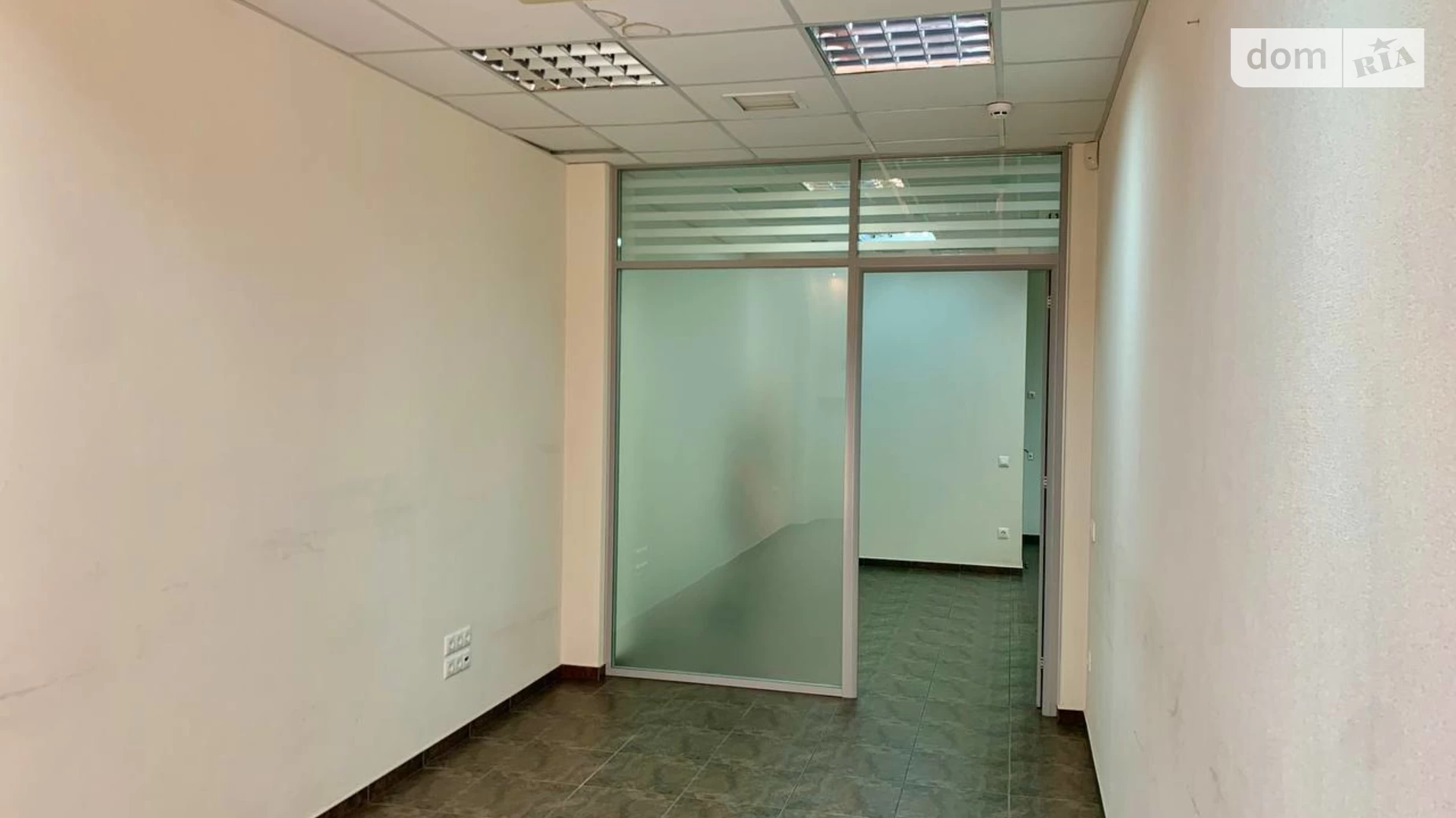 Сдается в аренду офис 78 кв. м в бизнес-центре, цена: 500 $ - фото 5