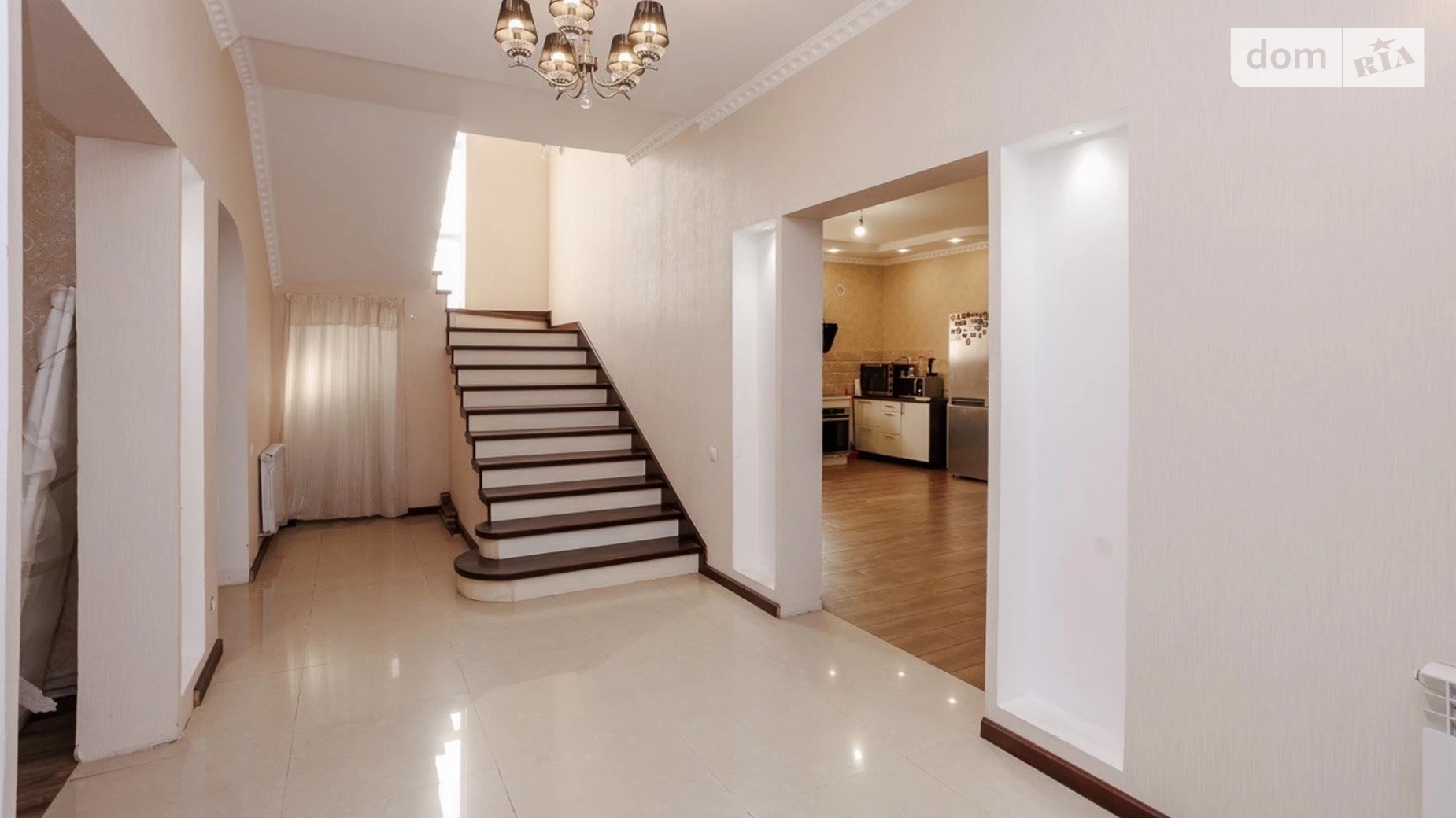 Продается дом на 3 этажа 485 кв. м с бассейном, цена: 298000 $ - фото 3