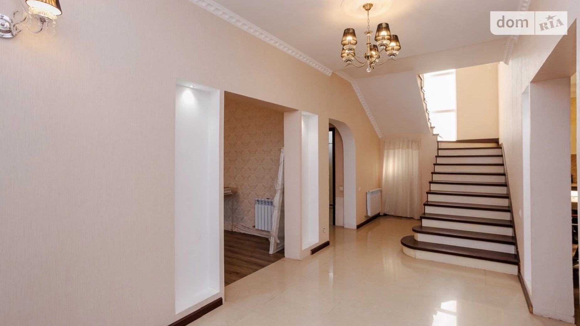 Продается дом на 3 этажа 485 кв. м с бассейном, цена: 298000 $ - фото 4