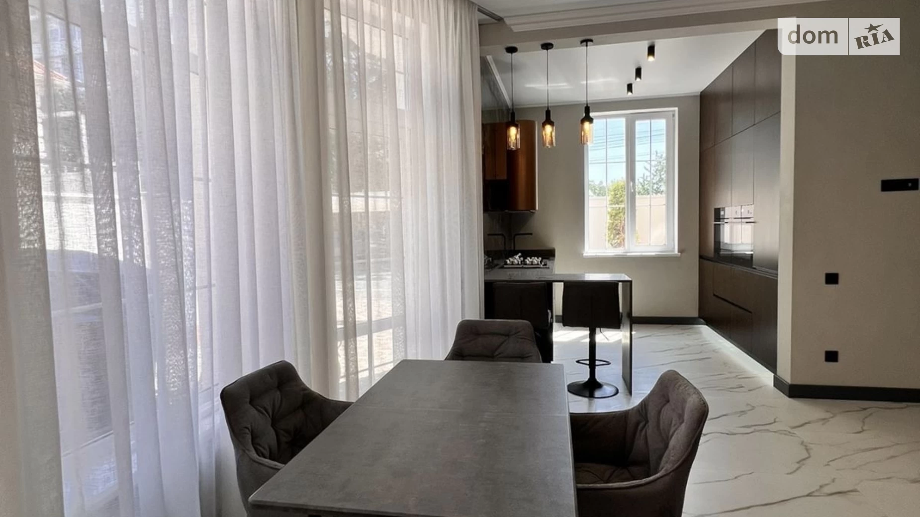 Продается дом на 2 этажа 233 кв. м с камином, цена: 360000 $ - фото 2