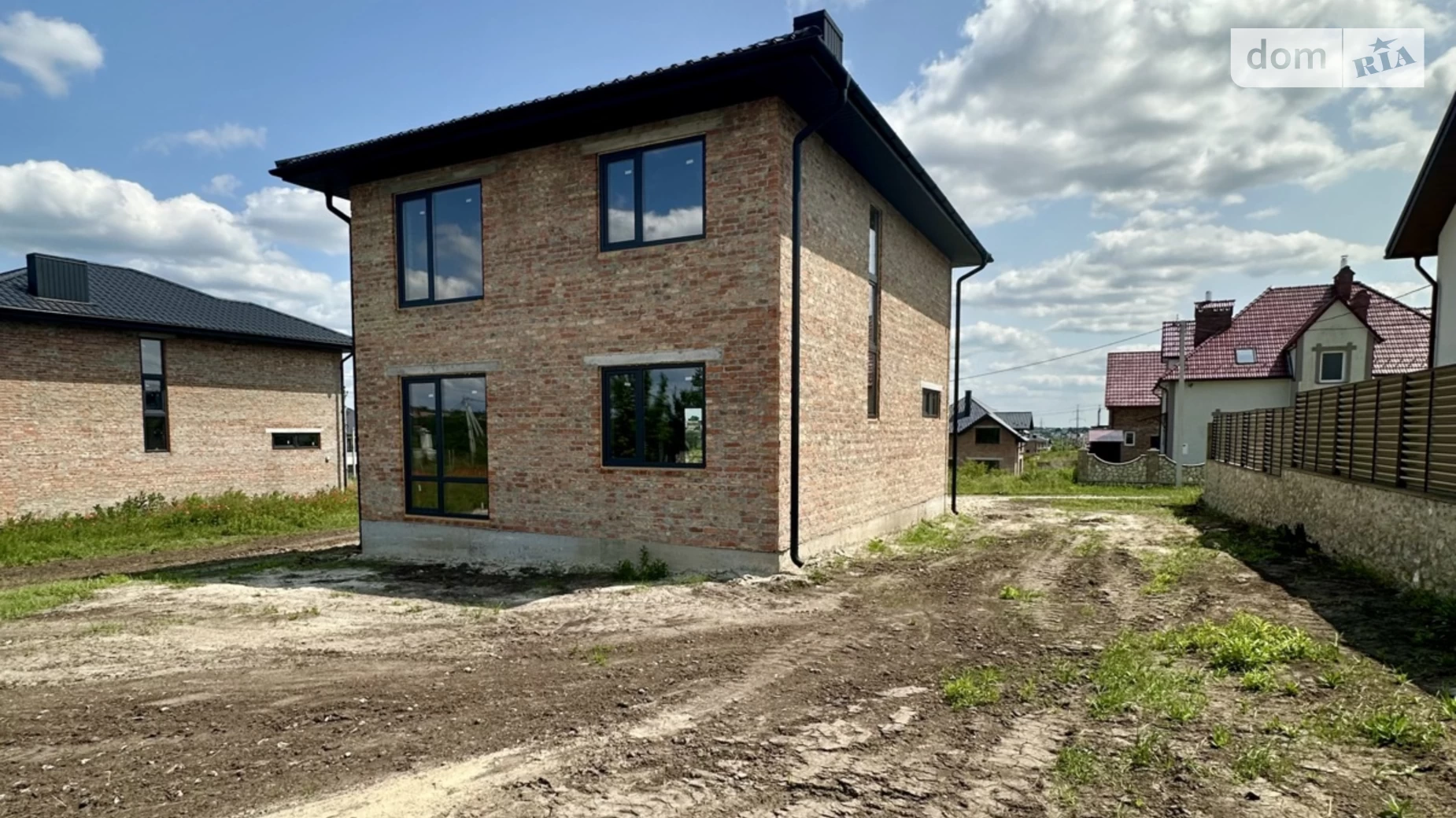 Продается дом на 2 этажа 120 кв. м с камином, цена: 68000 $ - фото 5