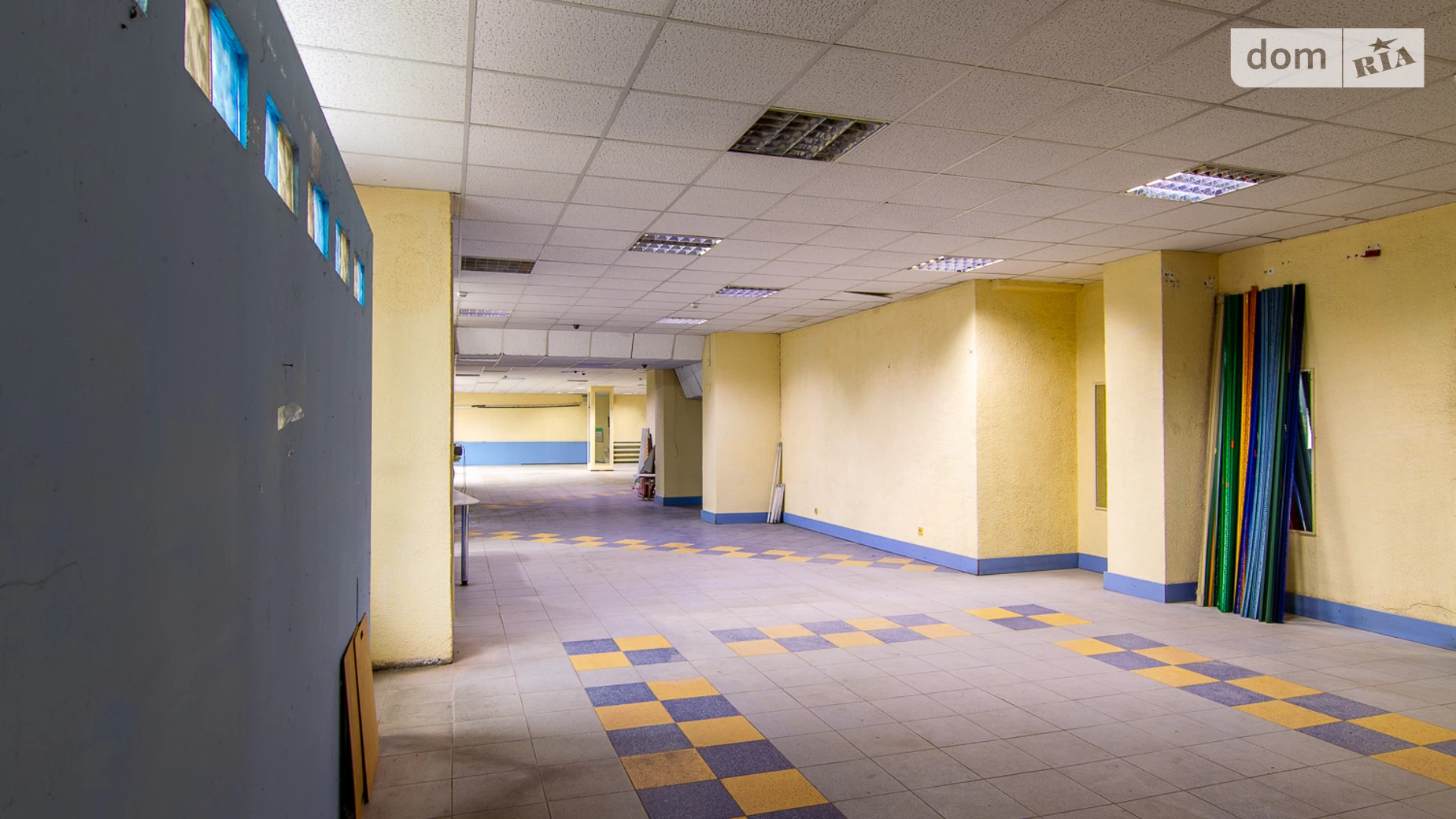 Здається в оренду приміщення вільного призначення 215.2 кв. м в 1-поверховій будівлі, цена: 2150 € - фото 2