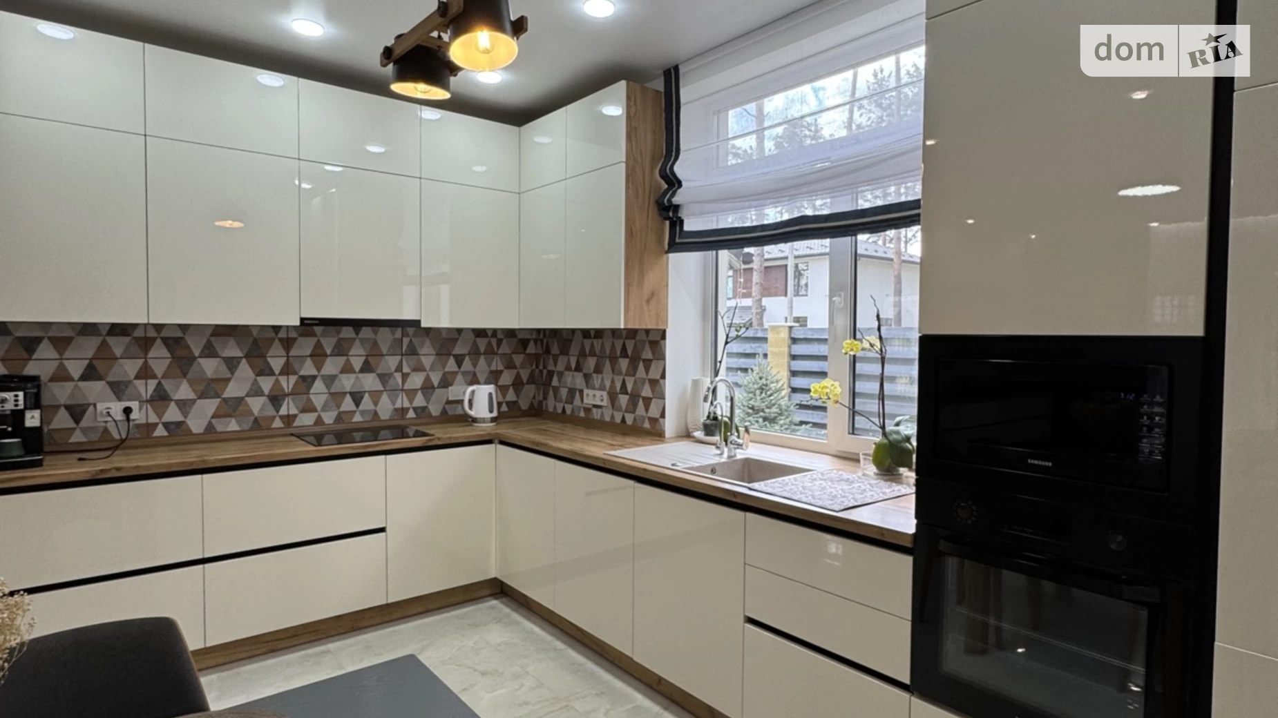 Продается дом на 2 этажа 150.5 кв. м с беседкой, цена: 285000 $ - фото 2