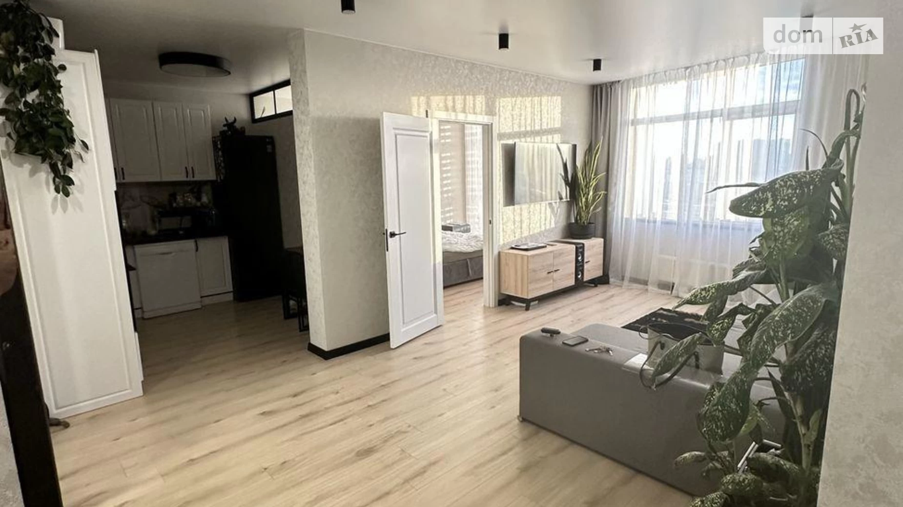 Продається 2-кімнатна квартира 65 кв. м у Києві, вул. Райдужна, 56 - фото 2